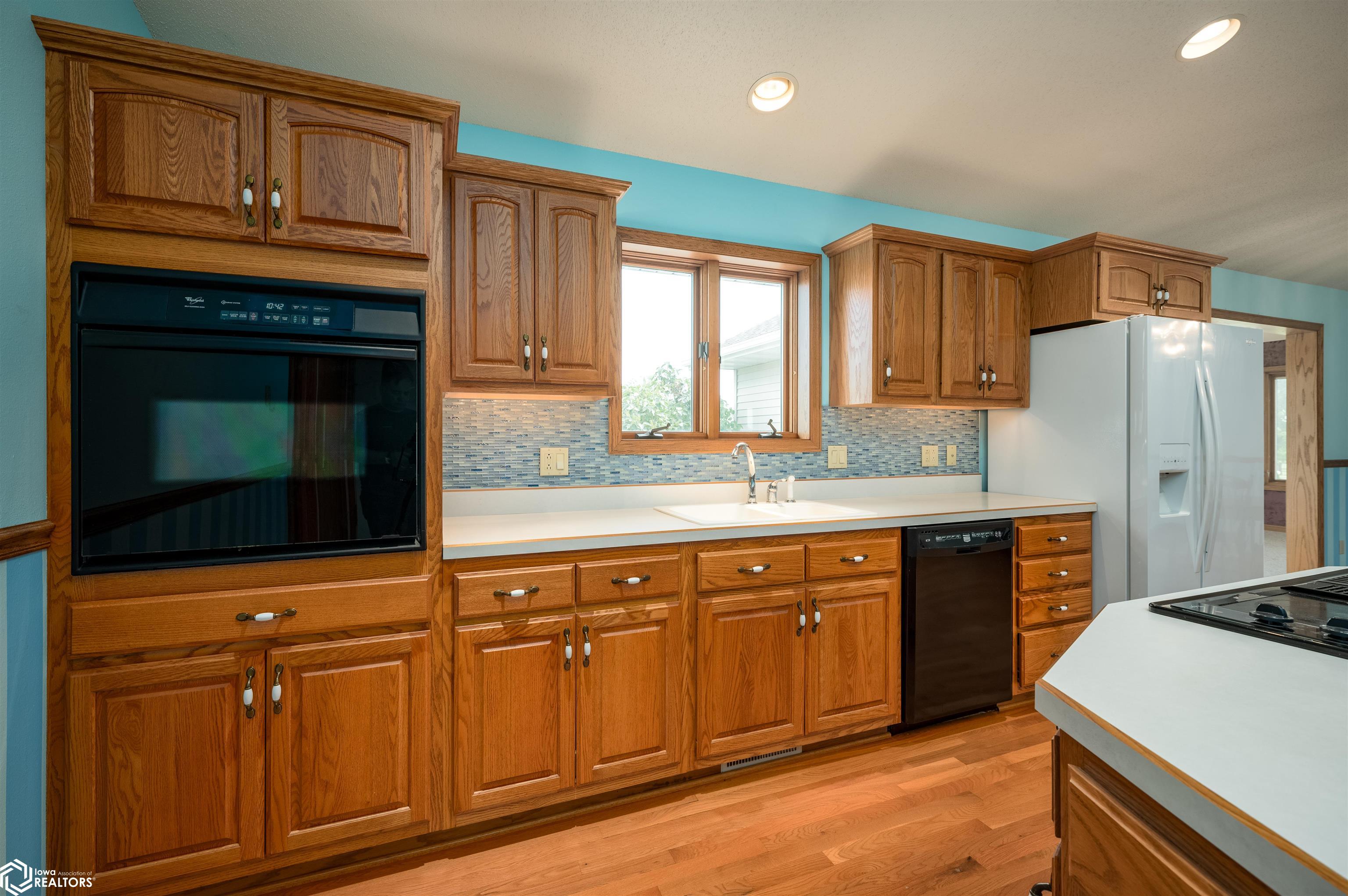 502 6th Street, Newhall, Iowa image 16