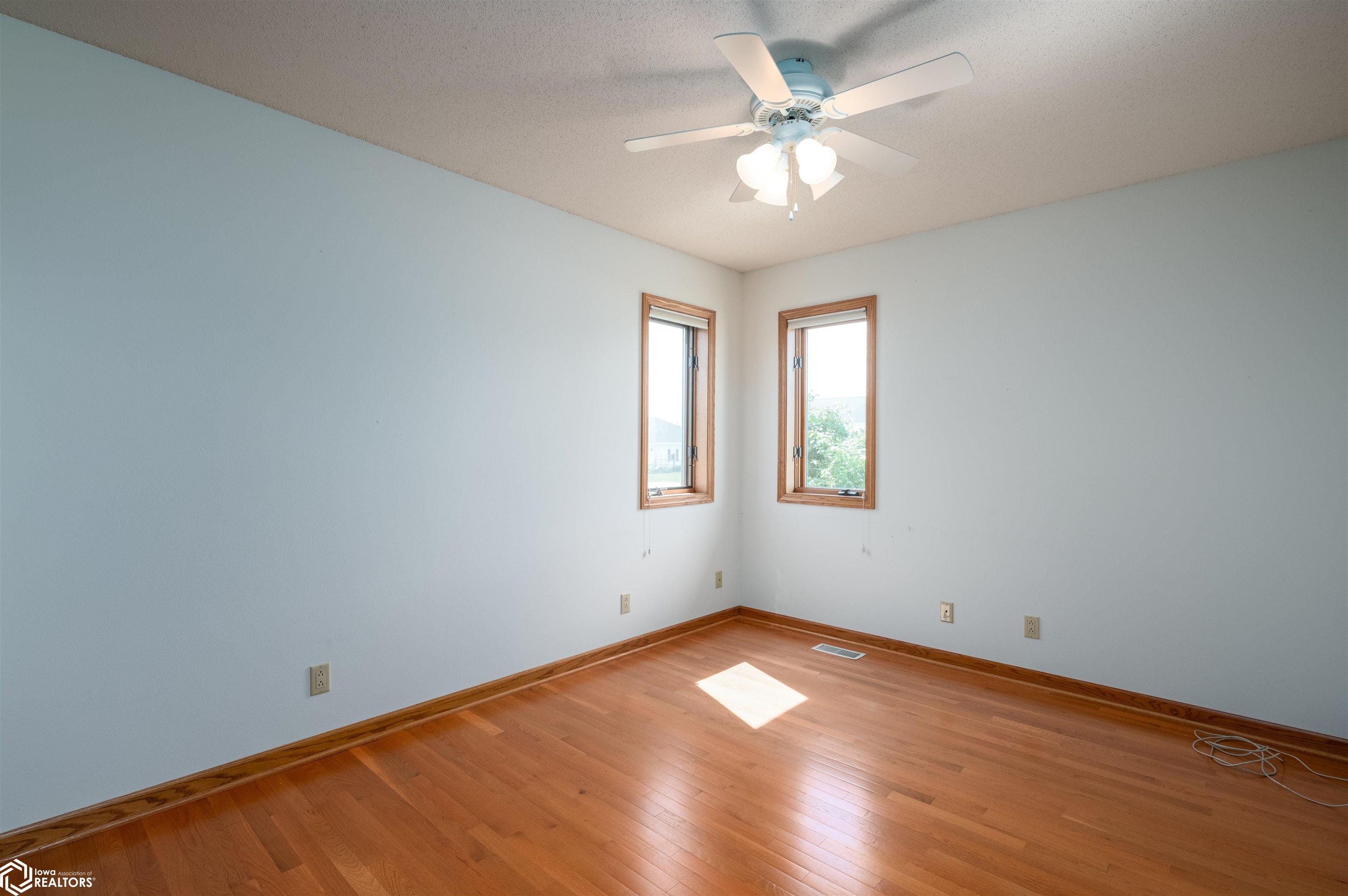 502 6th Street, Newhall, Iowa image 23