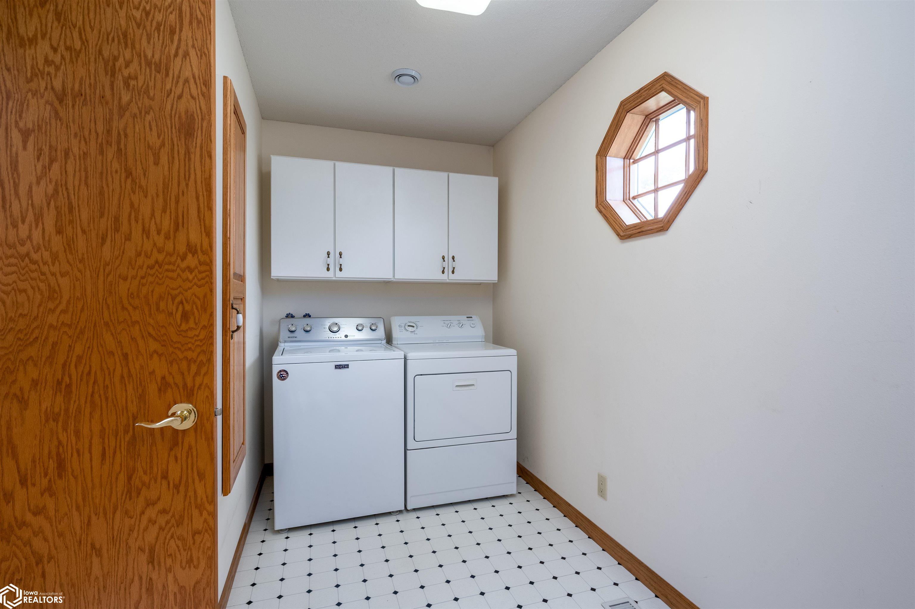 502 6th Street, Newhall, Iowa image 27