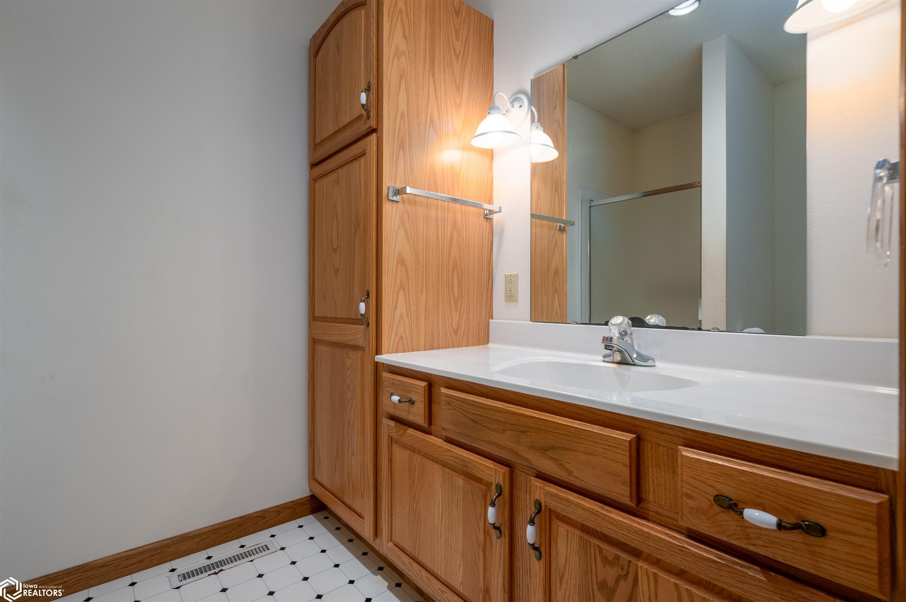 502 6th Street, Newhall, Iowa image 28