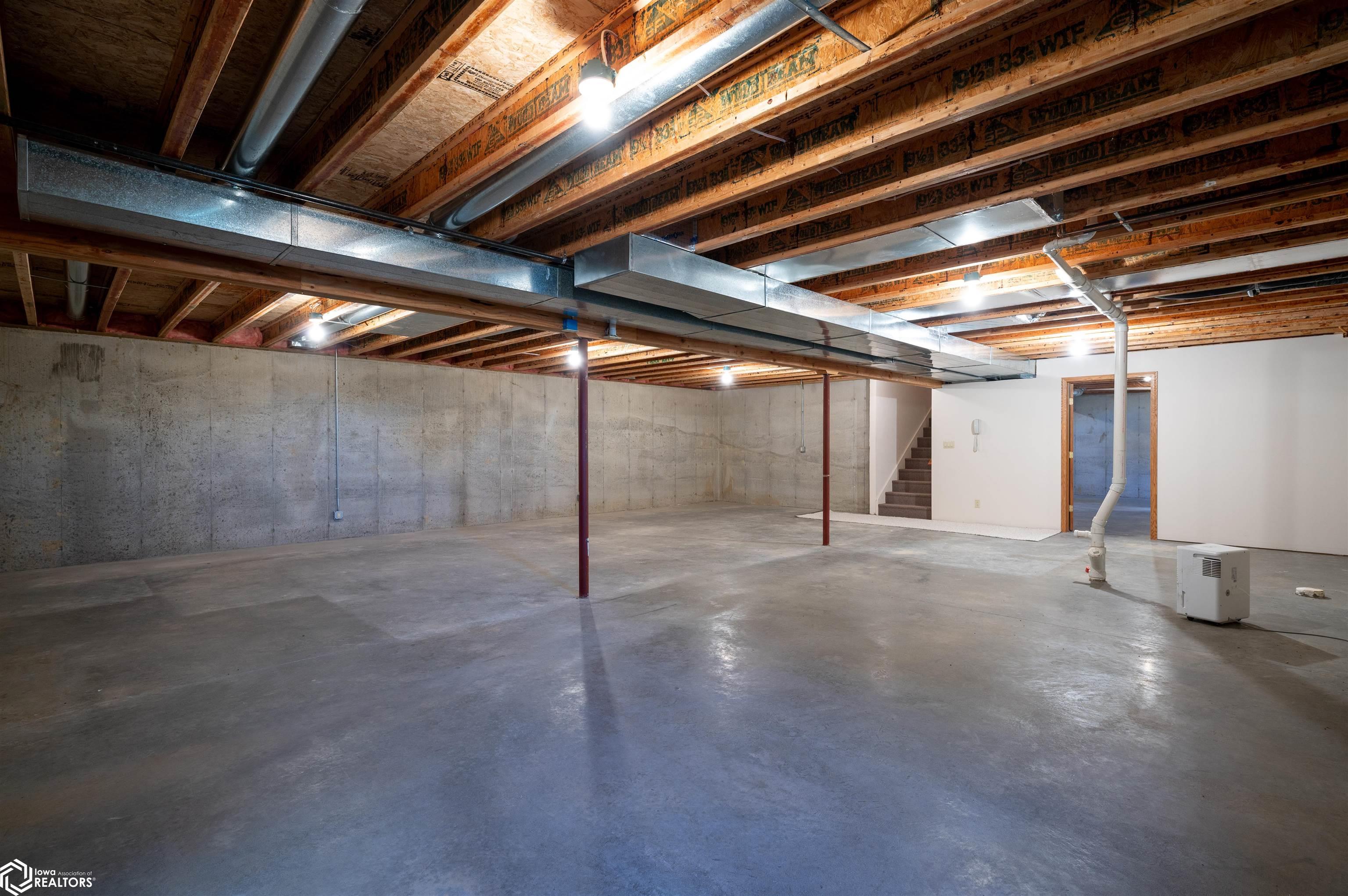 502 6th Street, Newhall, Iowa image 32