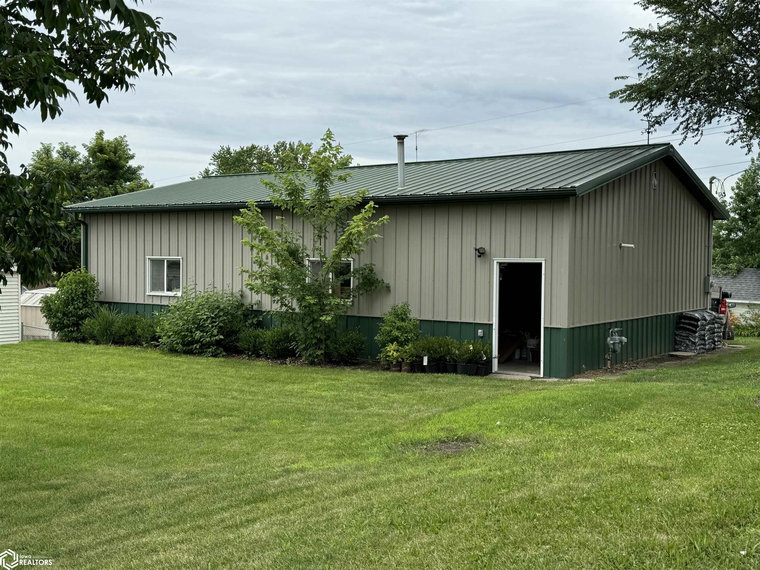 510 N Maple Street, Creston, Iowa image 2