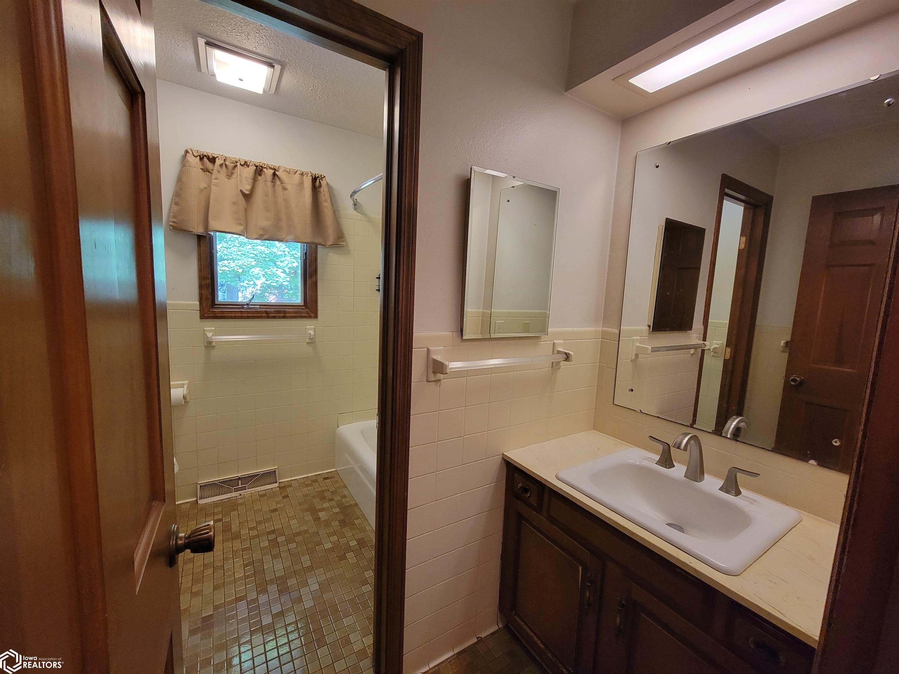 1408 Miller Avenue, Red Oak, Iowa image 12