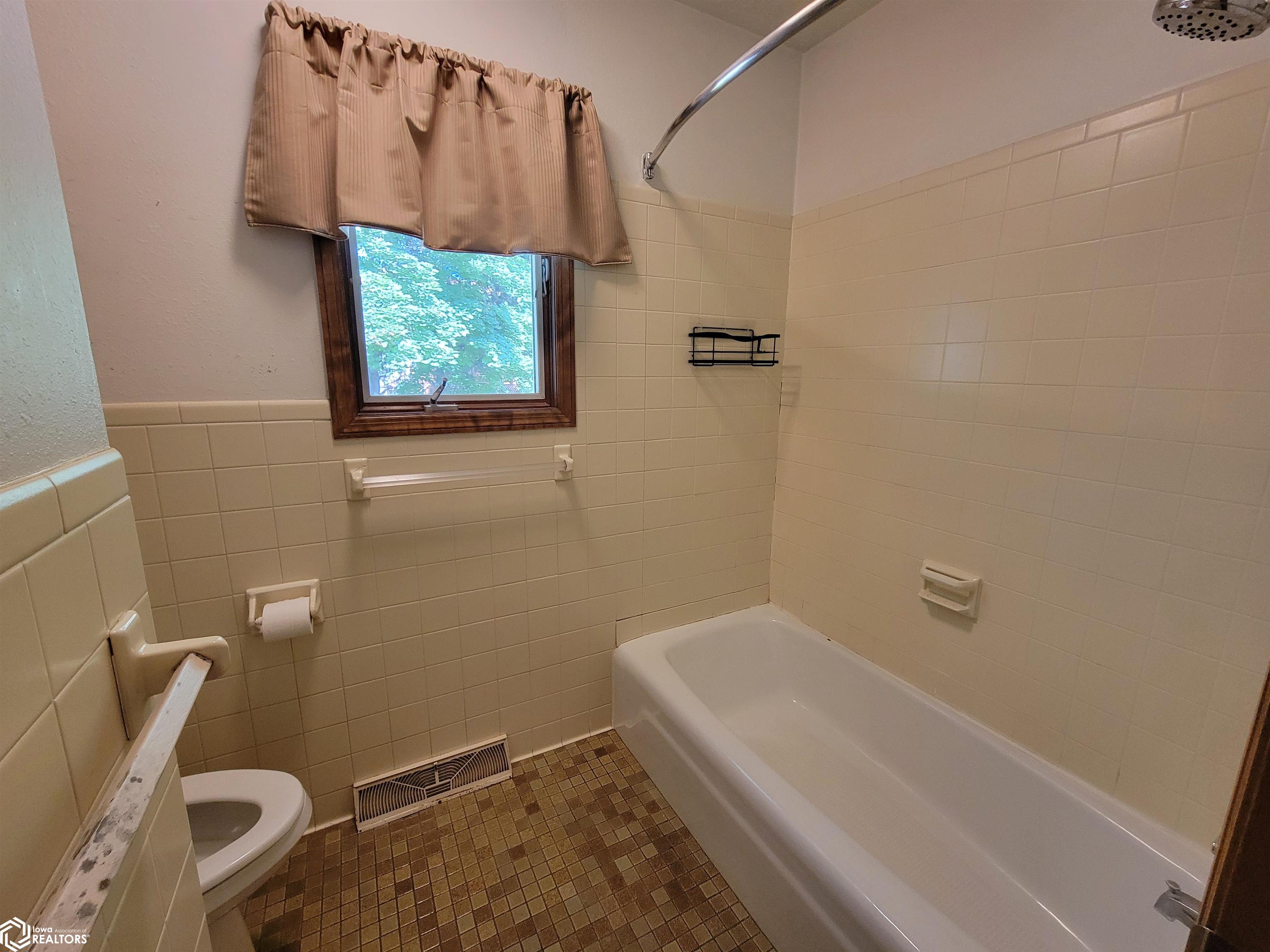 1408 Miller Avenue, Red Oak, Iowa image 13