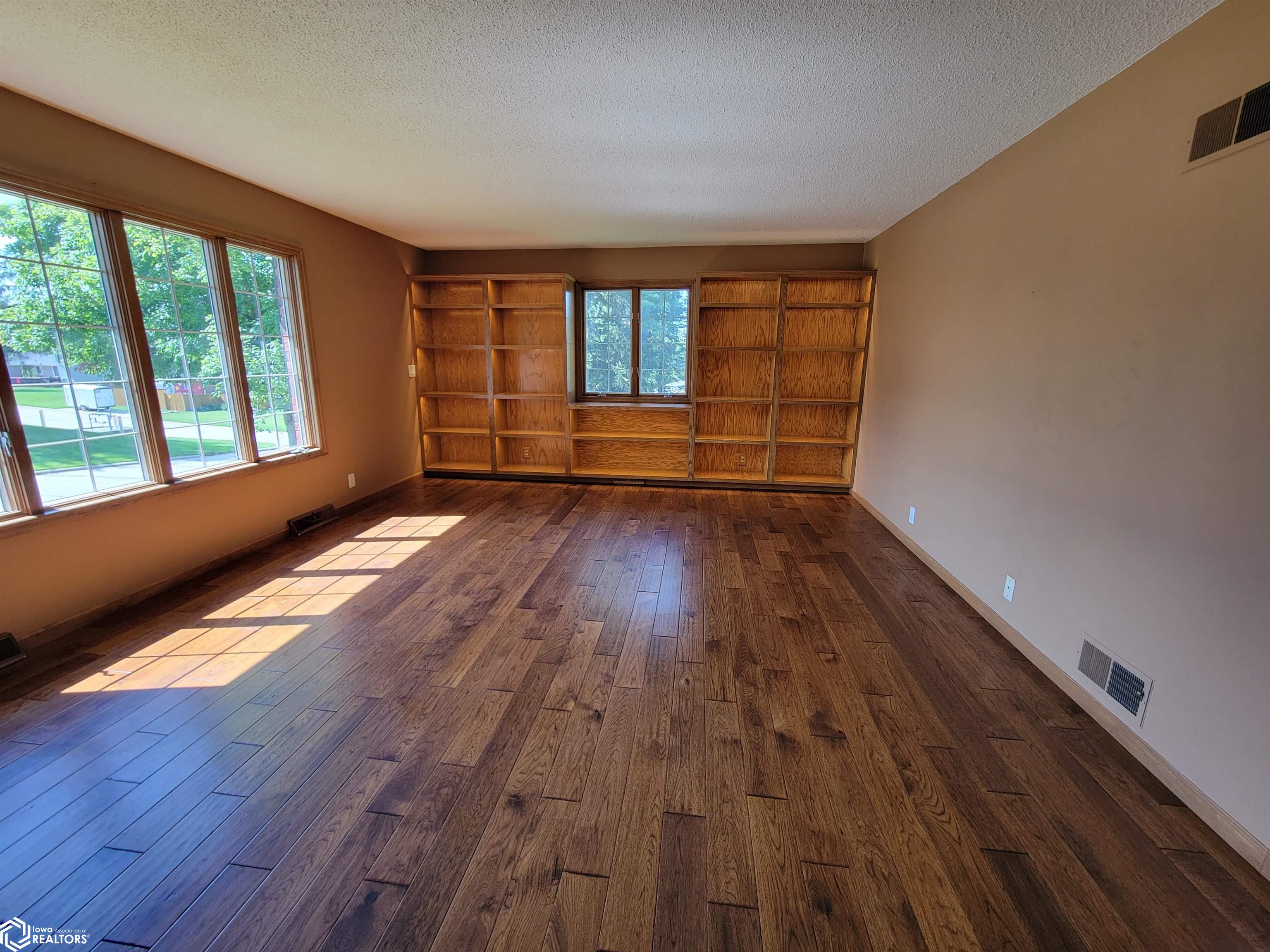 1408 Miller Avenue, Red Oak, Iowa image 4