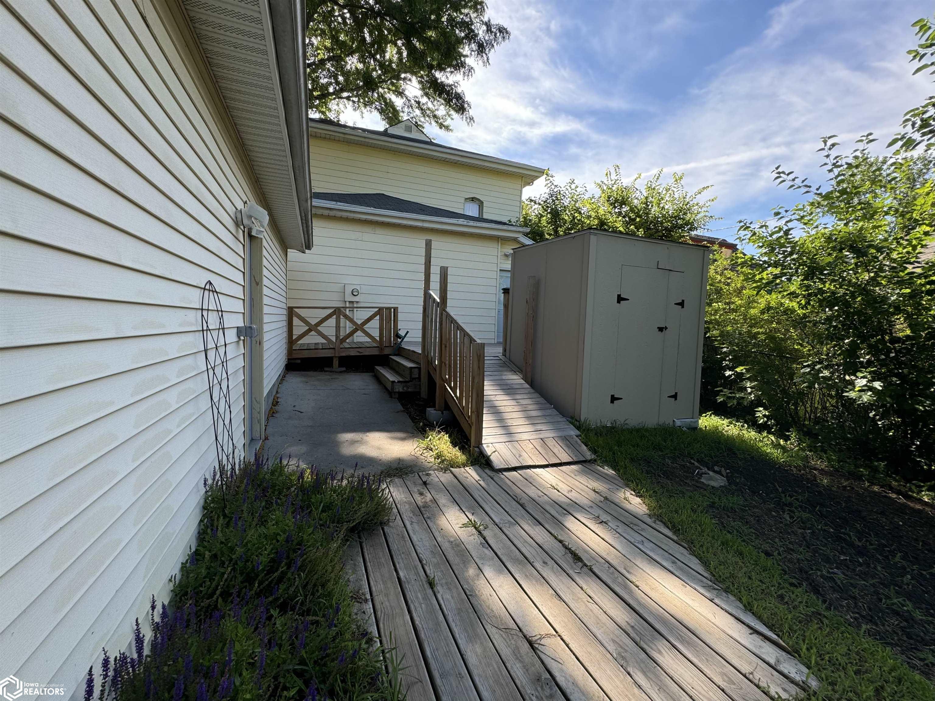 1003 Benton, Corning, Iowa image 31
