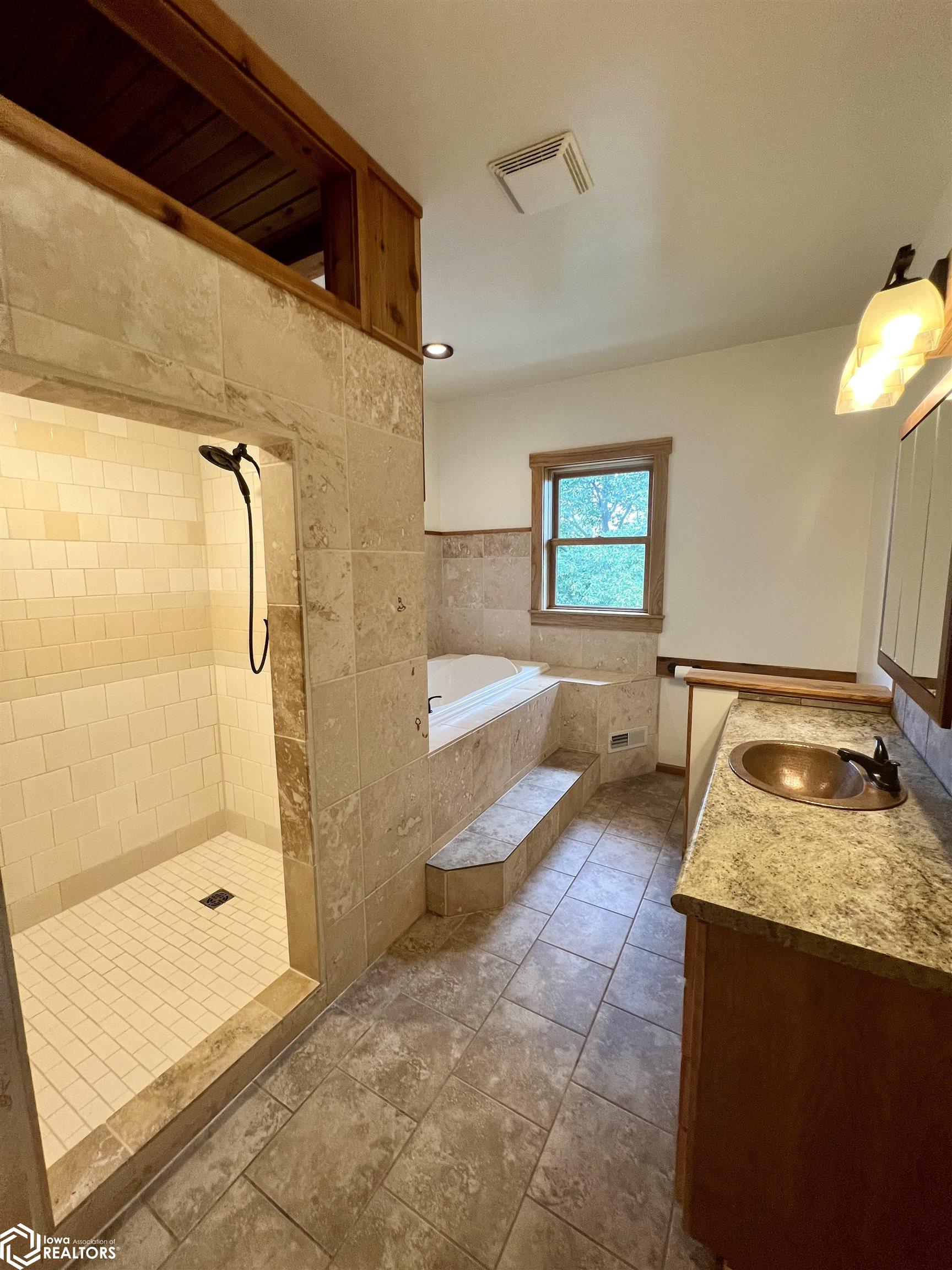 2309 Kale Boulevard, Fairfield, Iowa image 36