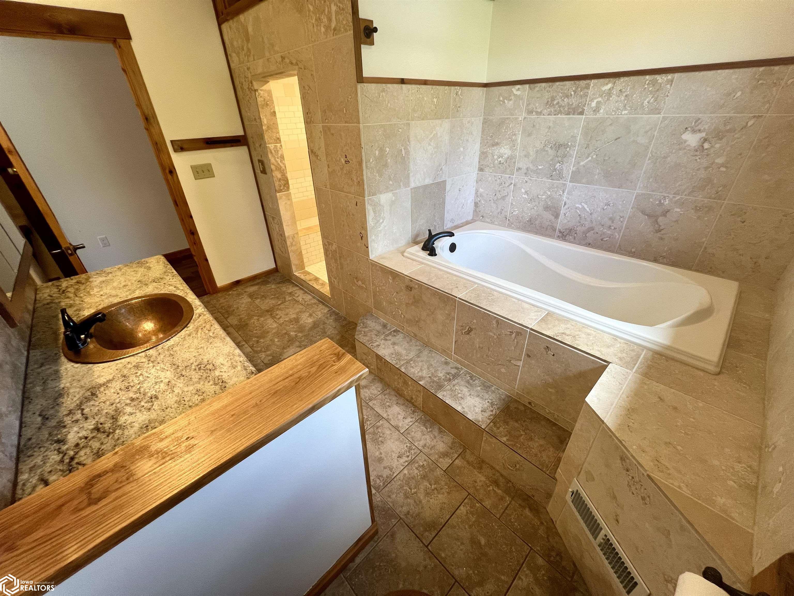 2309 Kale Boulevard, Fairfield, Iowa image 37