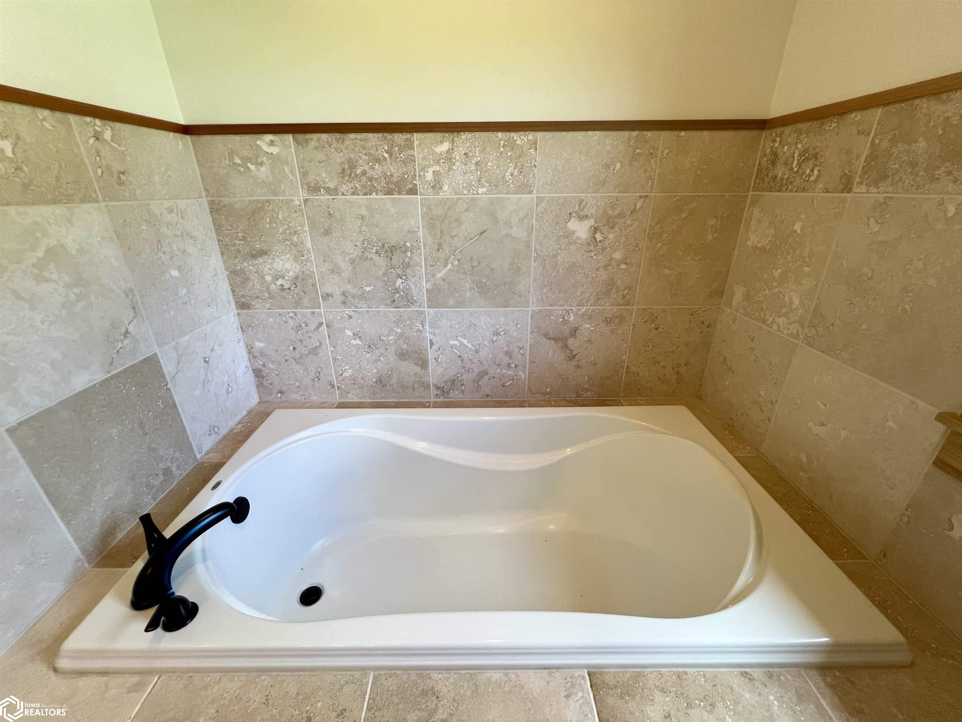 2309 Kale Boulevard, Fairfield, Iowa image 38
