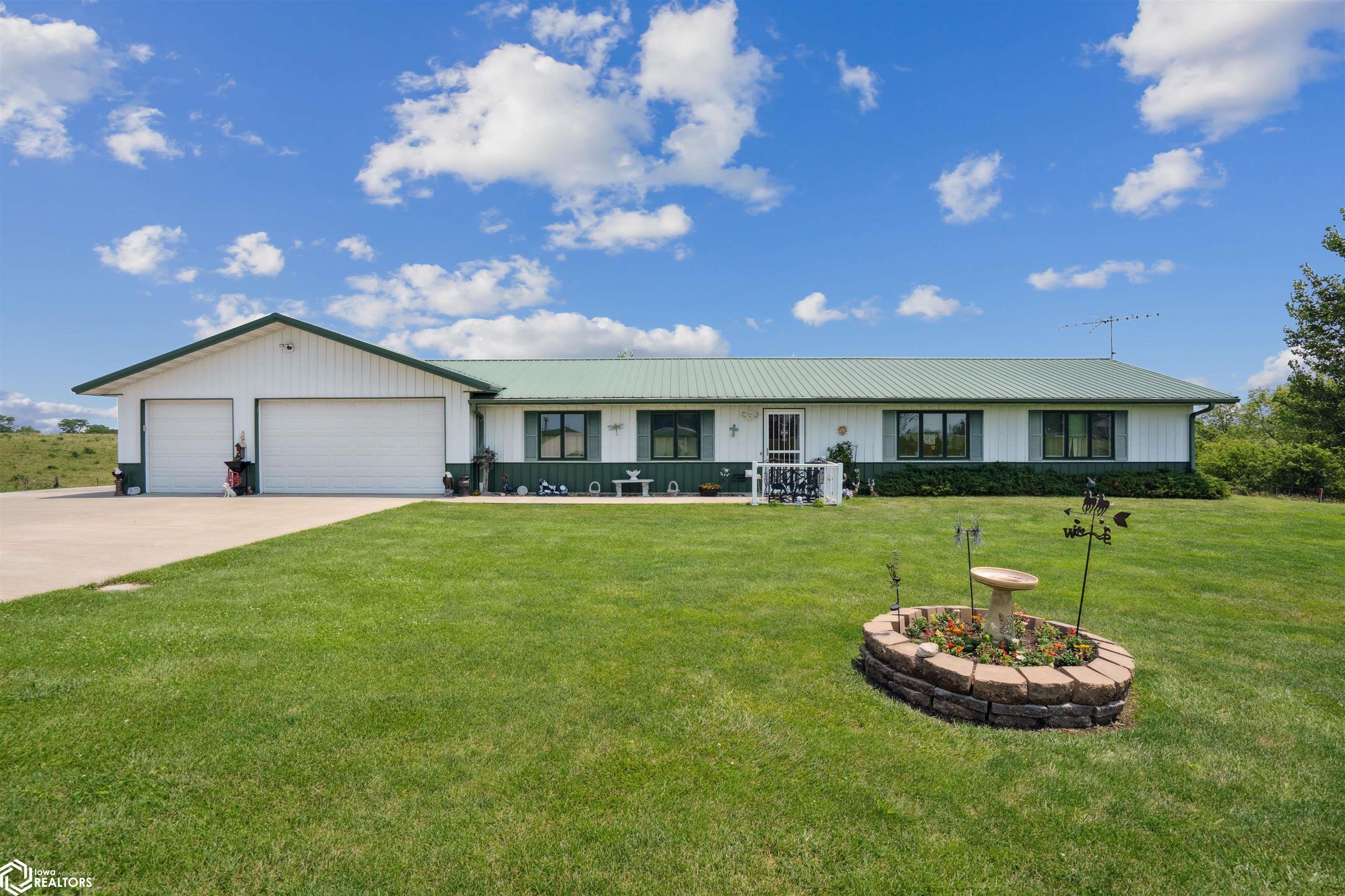 2370 520th Avenue, Melrose, Iowa image 1