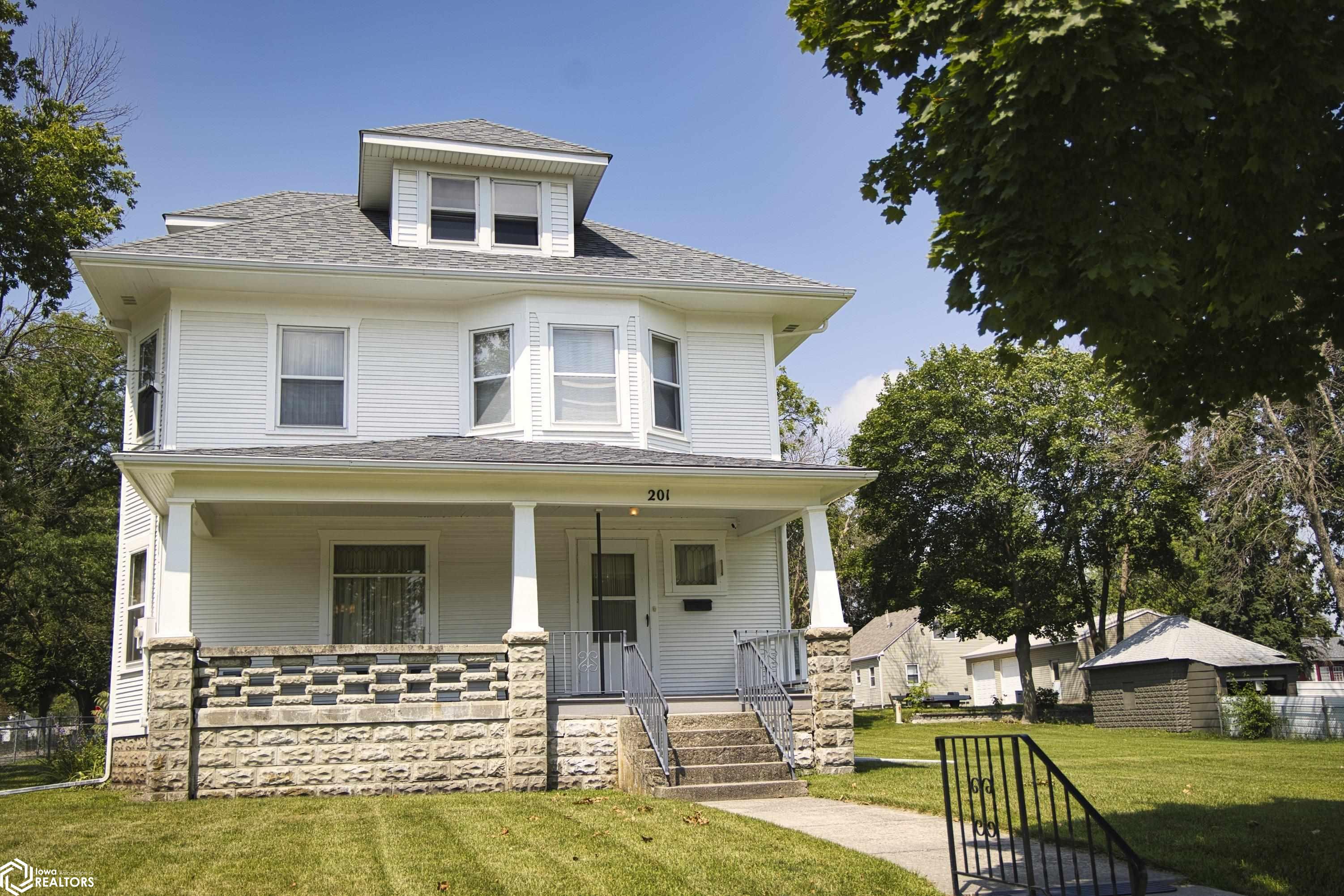 201 N Hewett Avenue, Eagle Grove, Iowa image 1