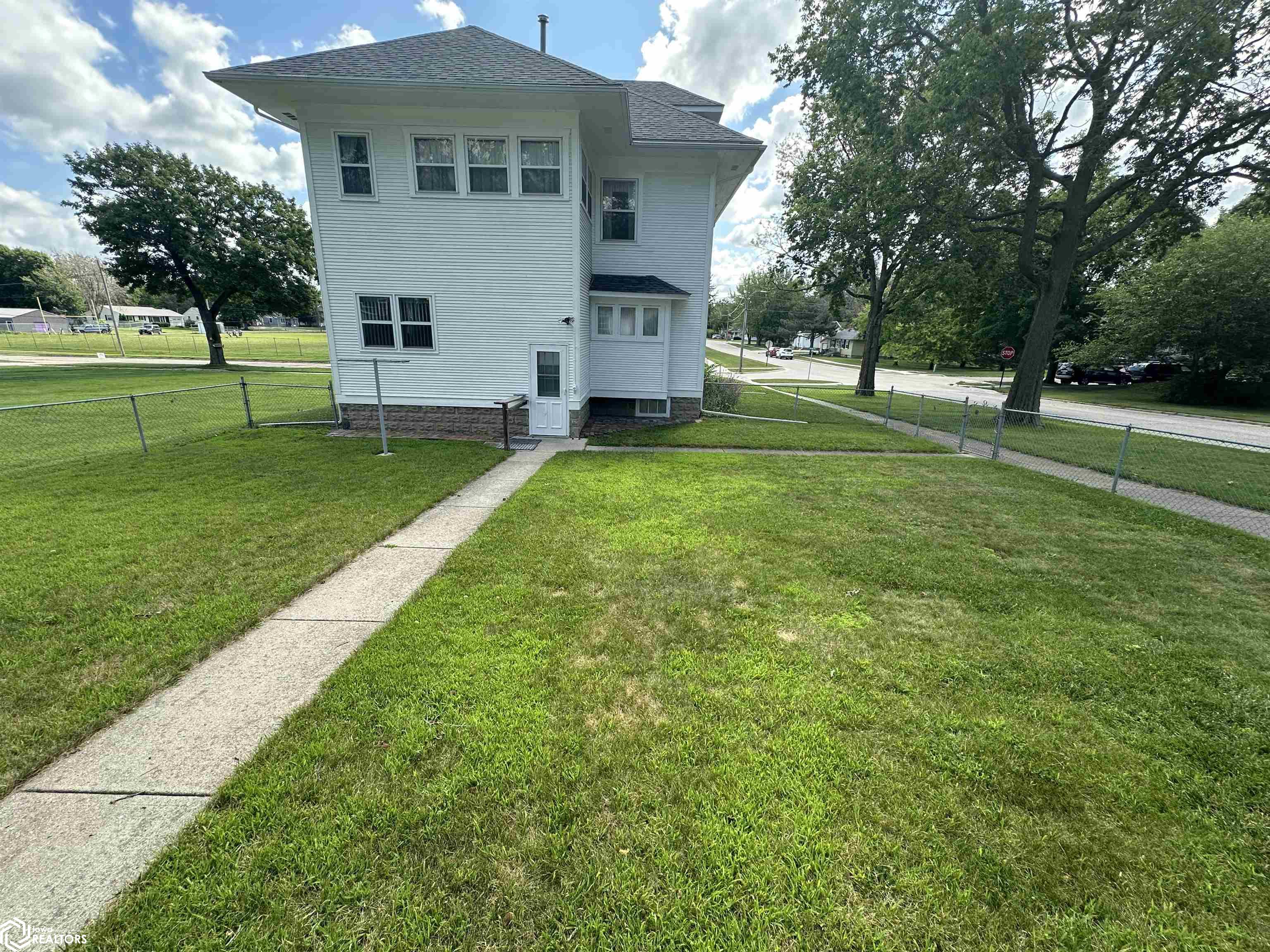 201 N Hewett Avenue, Eagle Grove, Iowa image 37
