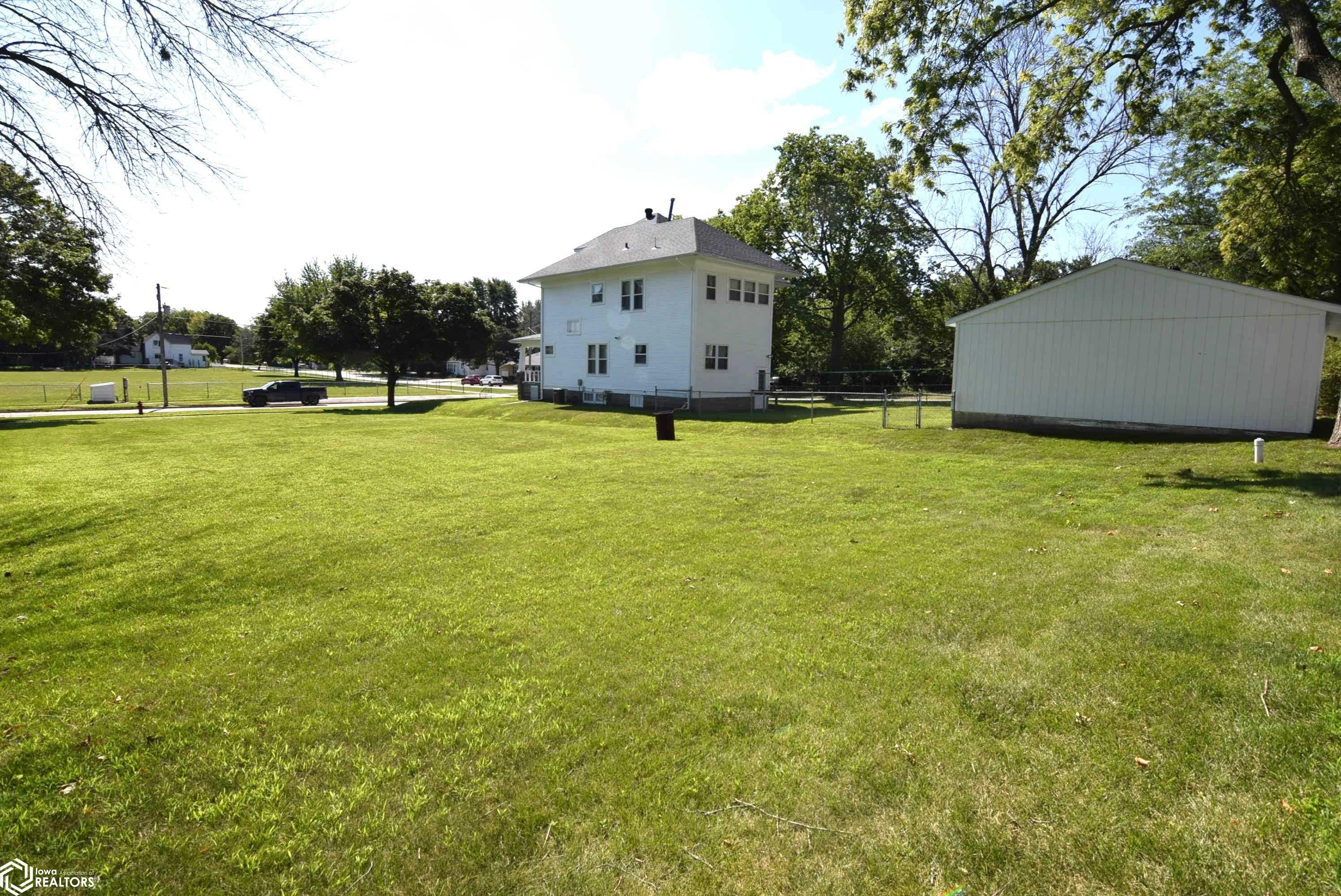 201 N Hewett Avenue, Eagle Grove, Iowa image 38
