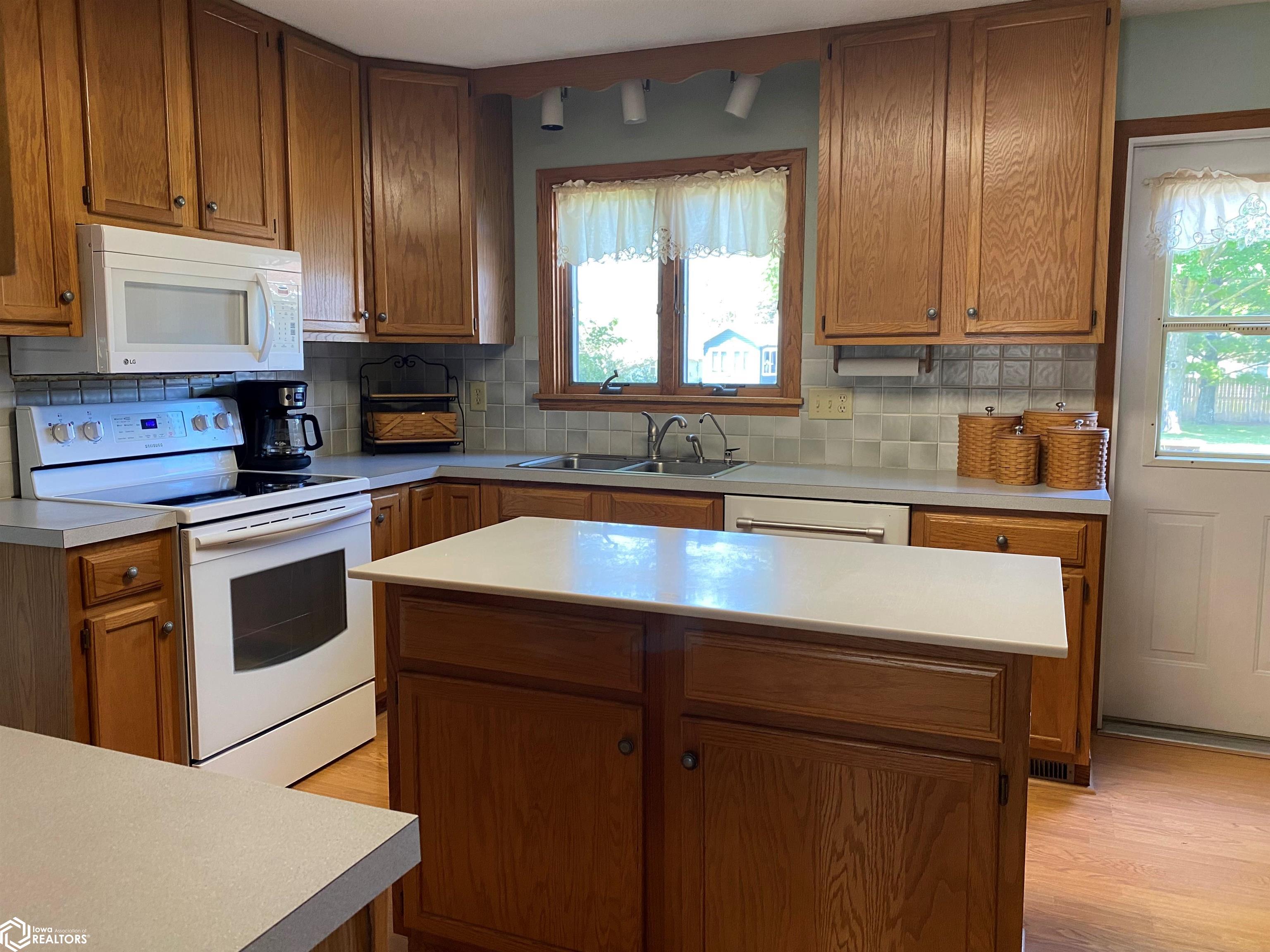 508 Maple Lane, Clarion, Iowa image 18