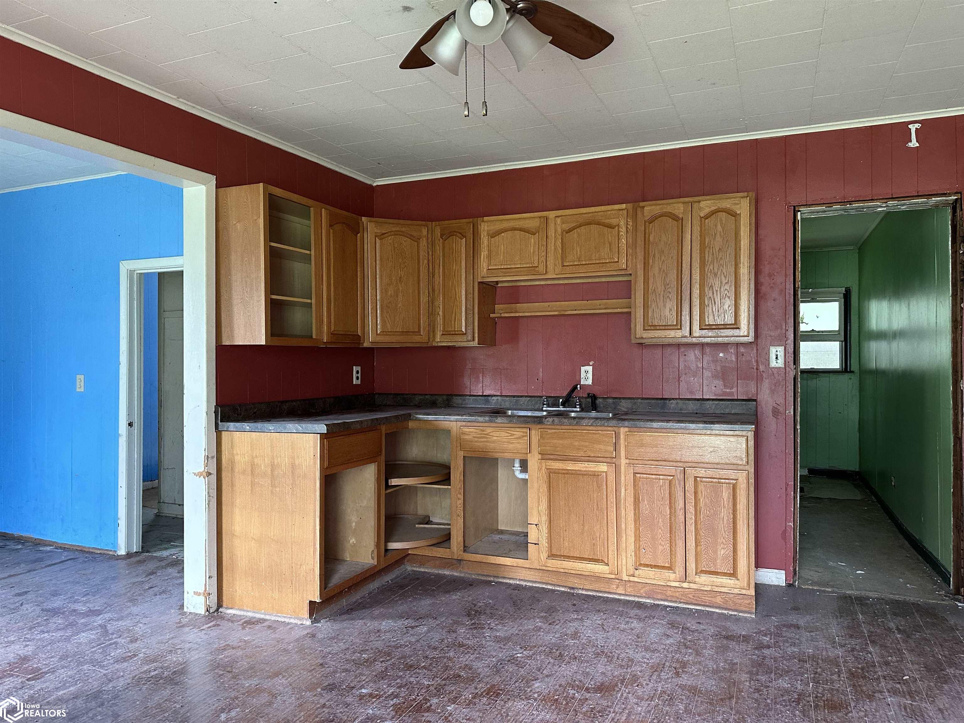 615 Armory Avenue, Chariton, Iowa image 8