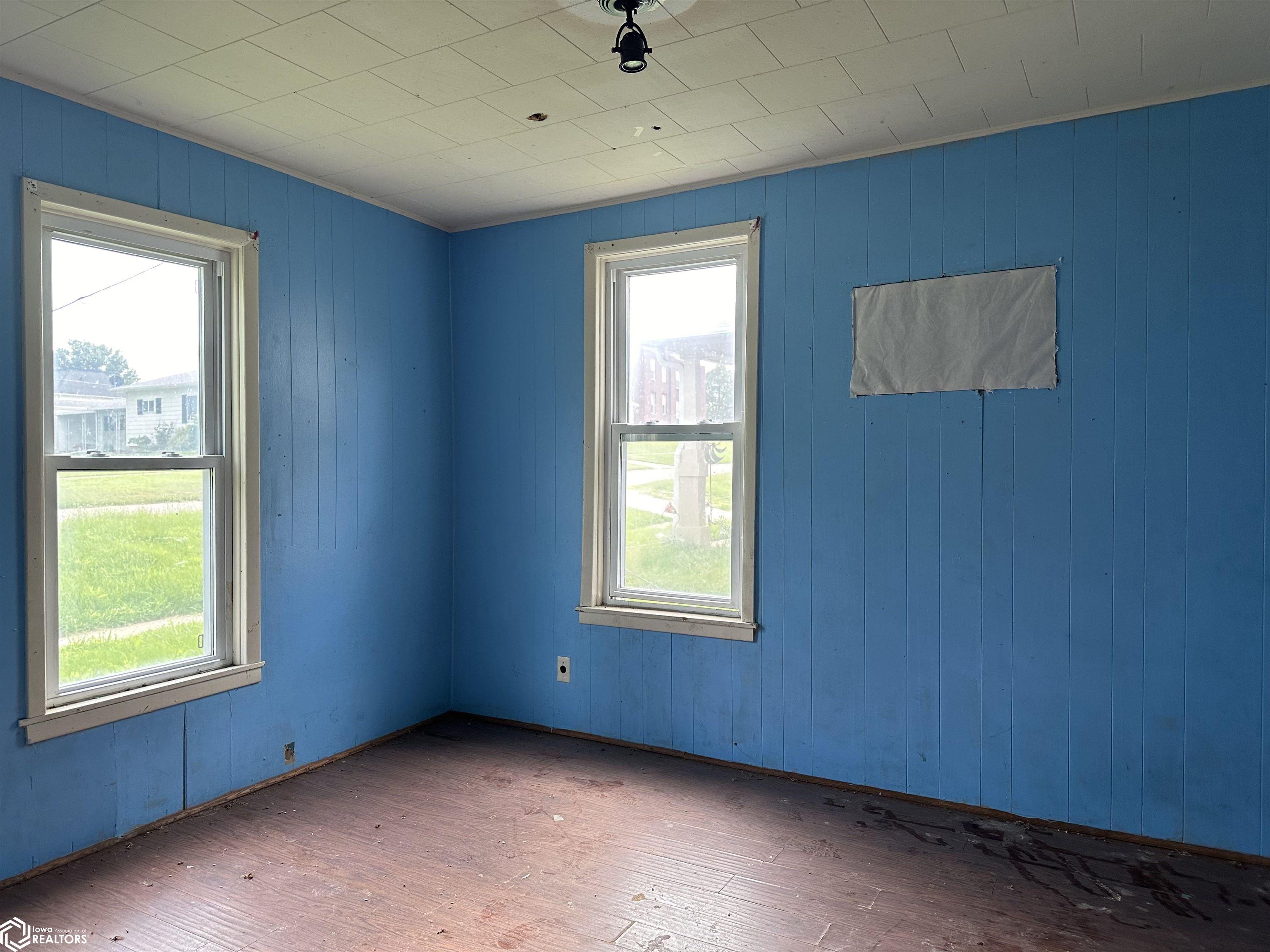 615 Armory Avenue, Chariton, Iowa image 9