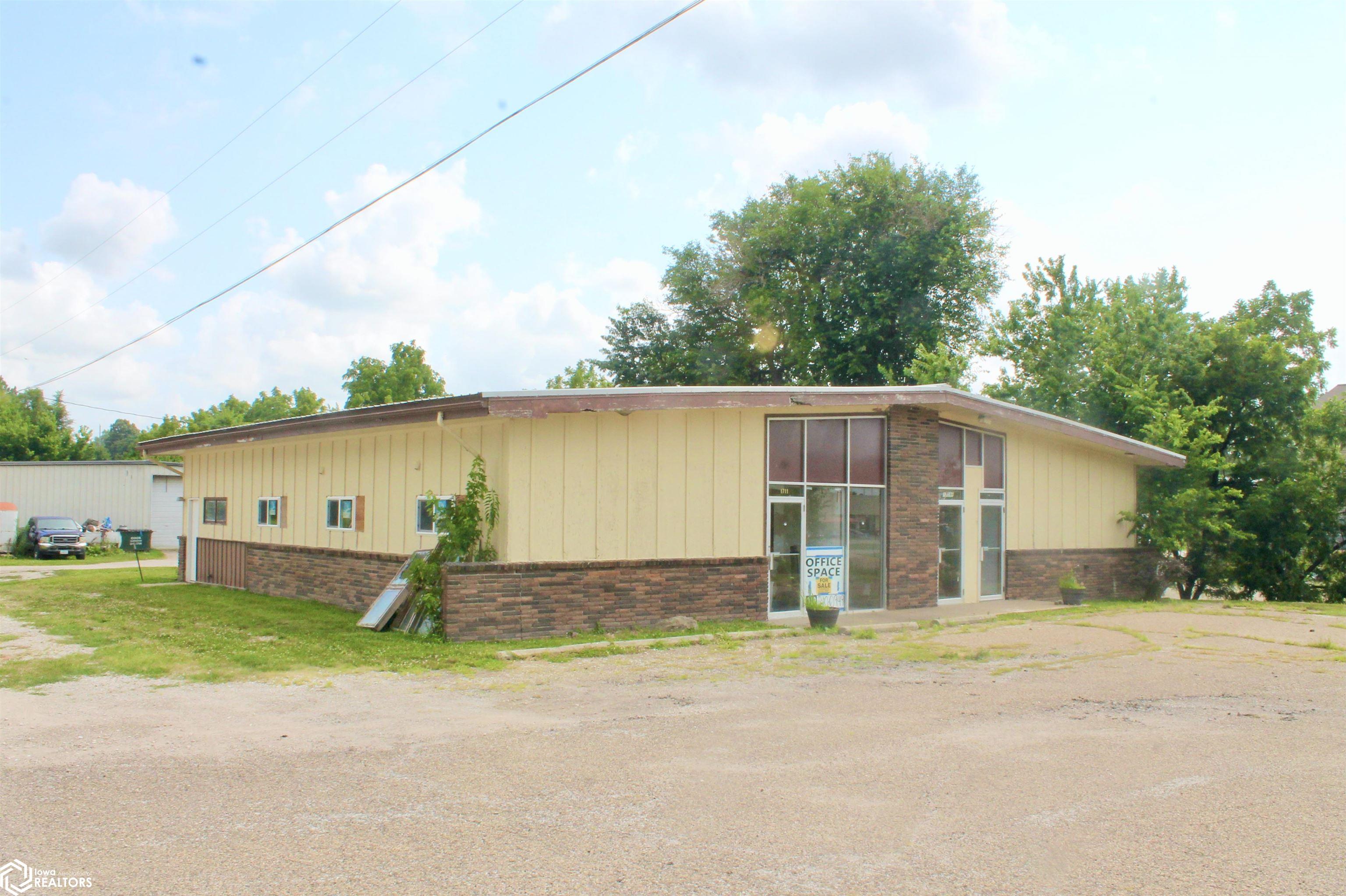 1709-1713 7th, Atlantic, Iowa 50022, ,Commercial (5+ Units),For Sale,7th,6319368