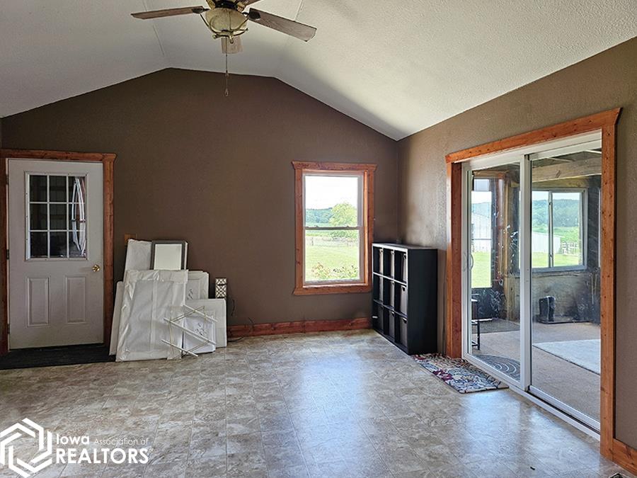 12592 Hill Boulevard, Drakesville, Iowa image 40