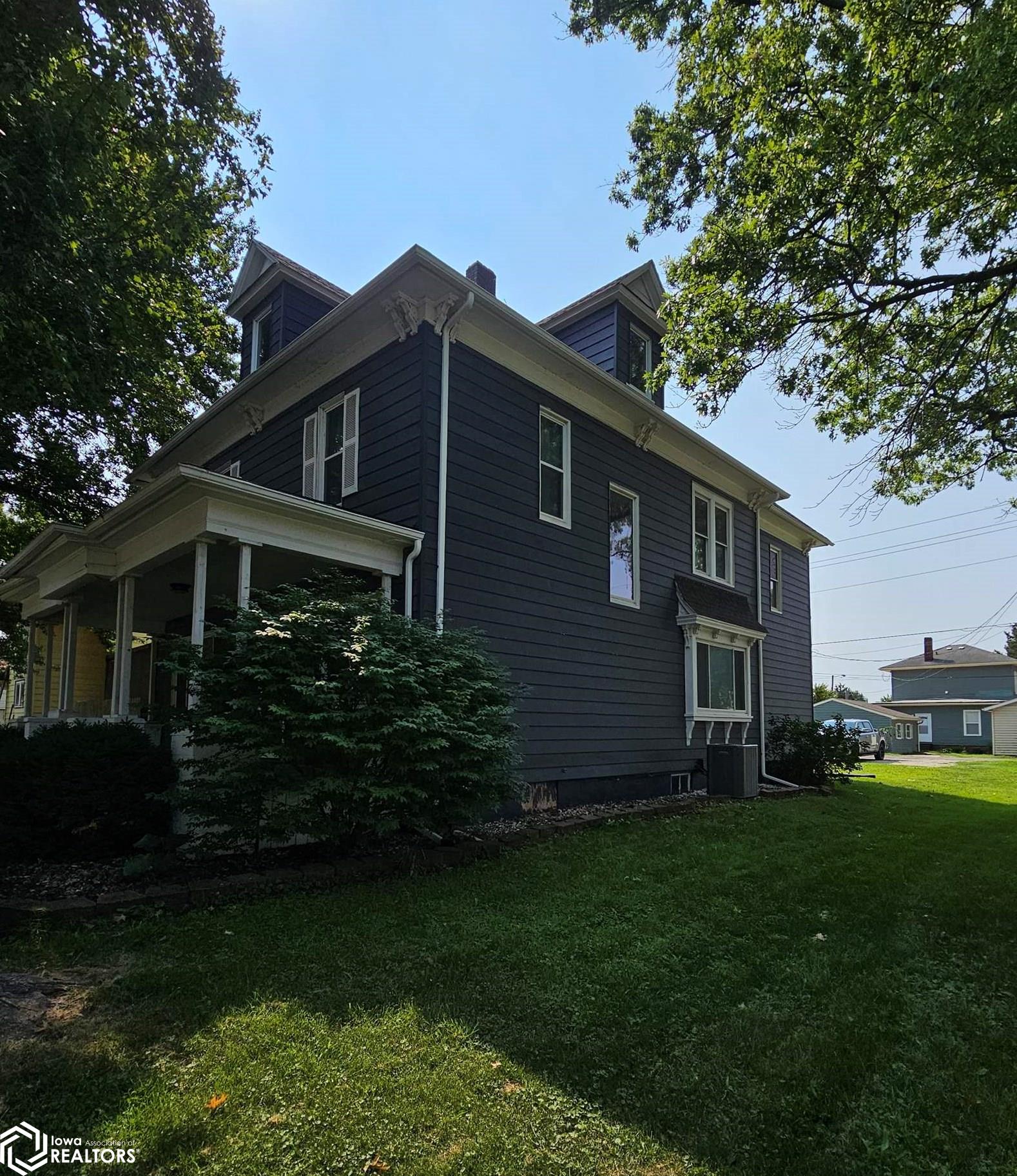 606 W Montgomery Street, Creston, Iowa image 5