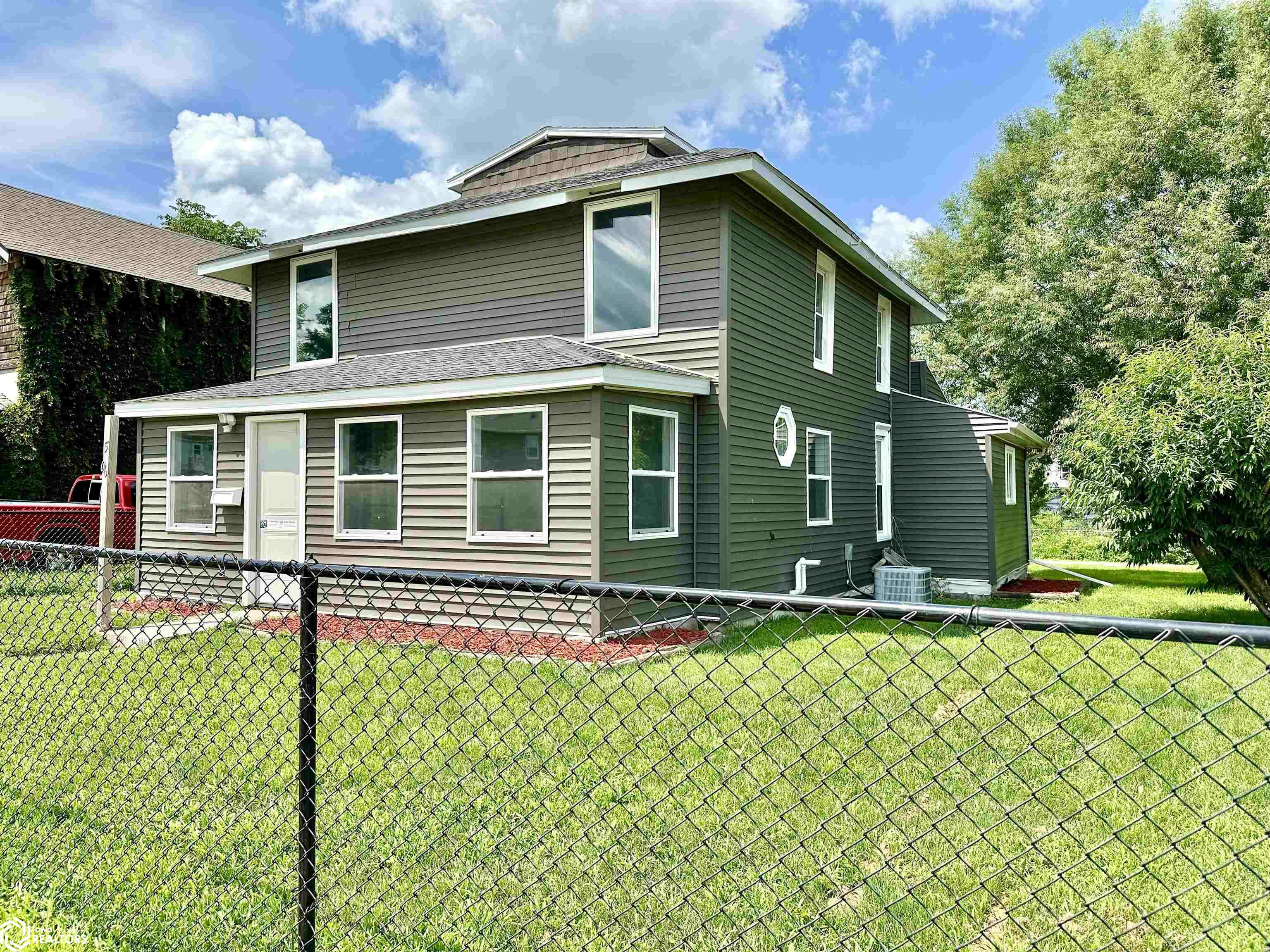 506 Woodbury Street, Marshalltown, Iowa image 1