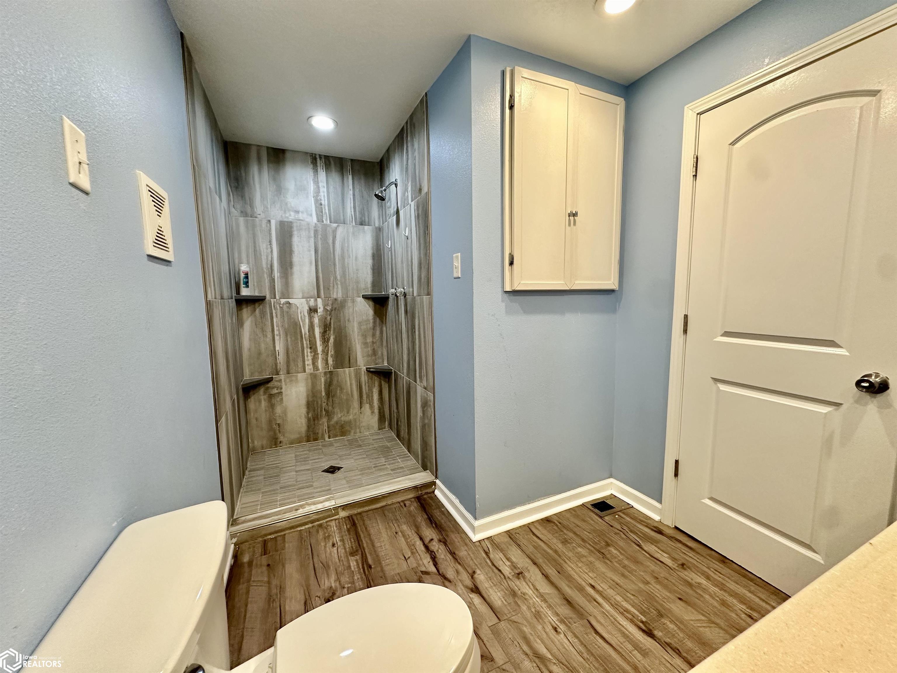 506 Woodbury Street, Marshalltown, Iowa image 11