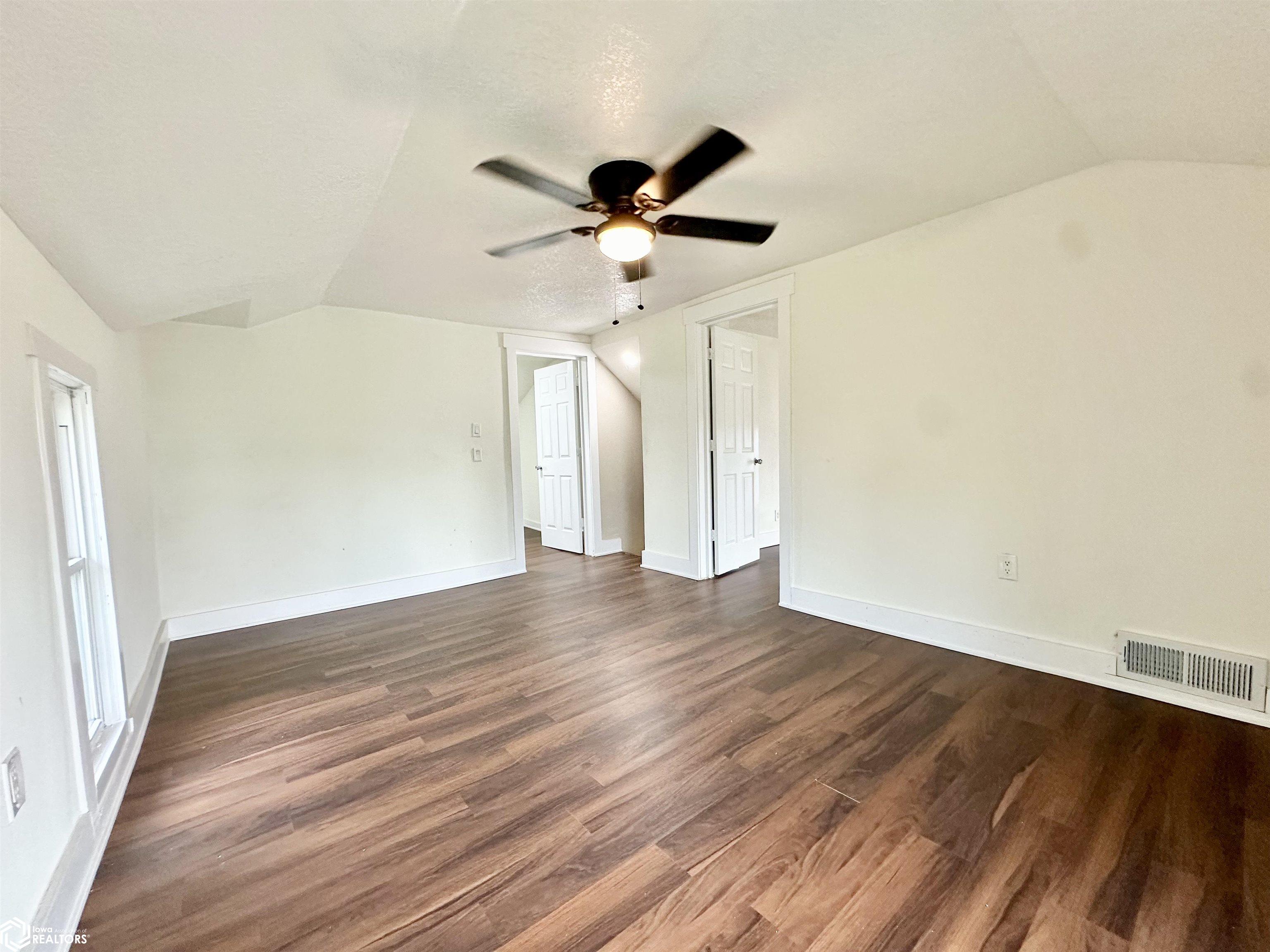 506 Woodbury Street, Marshalltown, Iowa image 13