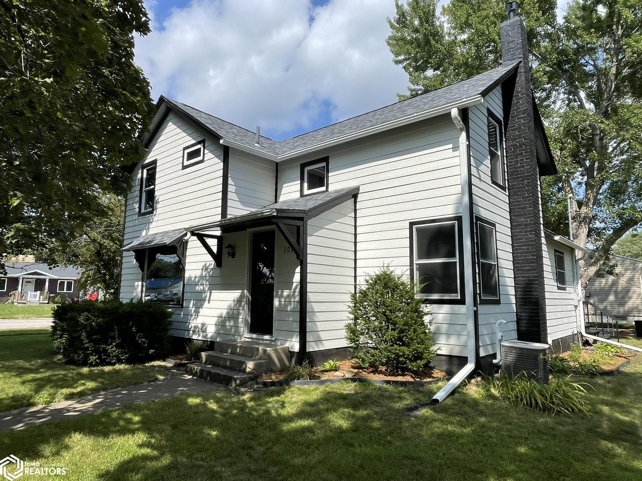 101 3rd Street, Humboldt, Iowa image 1