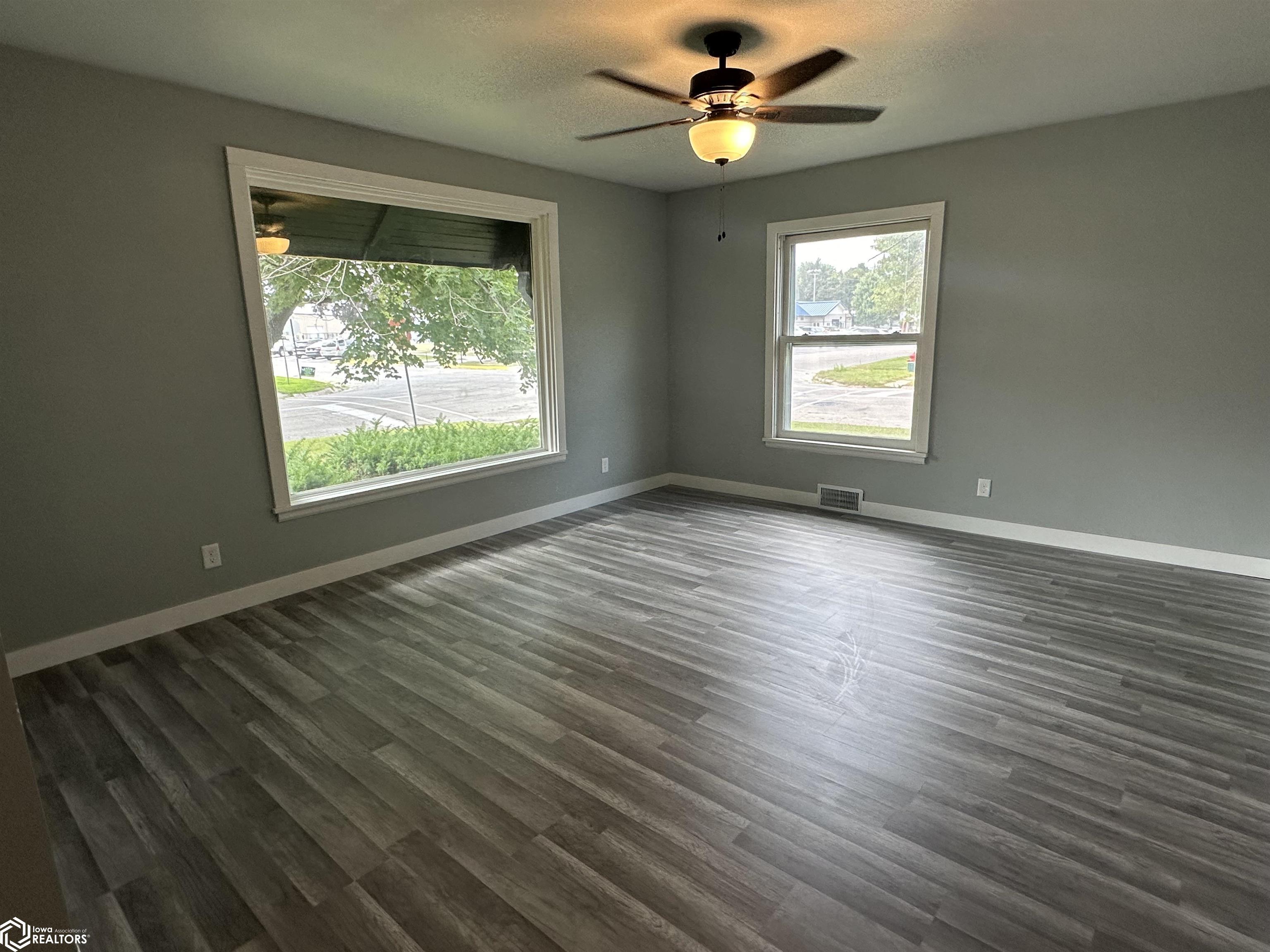 101 3rd Street, Humboldt, Iowa image 9