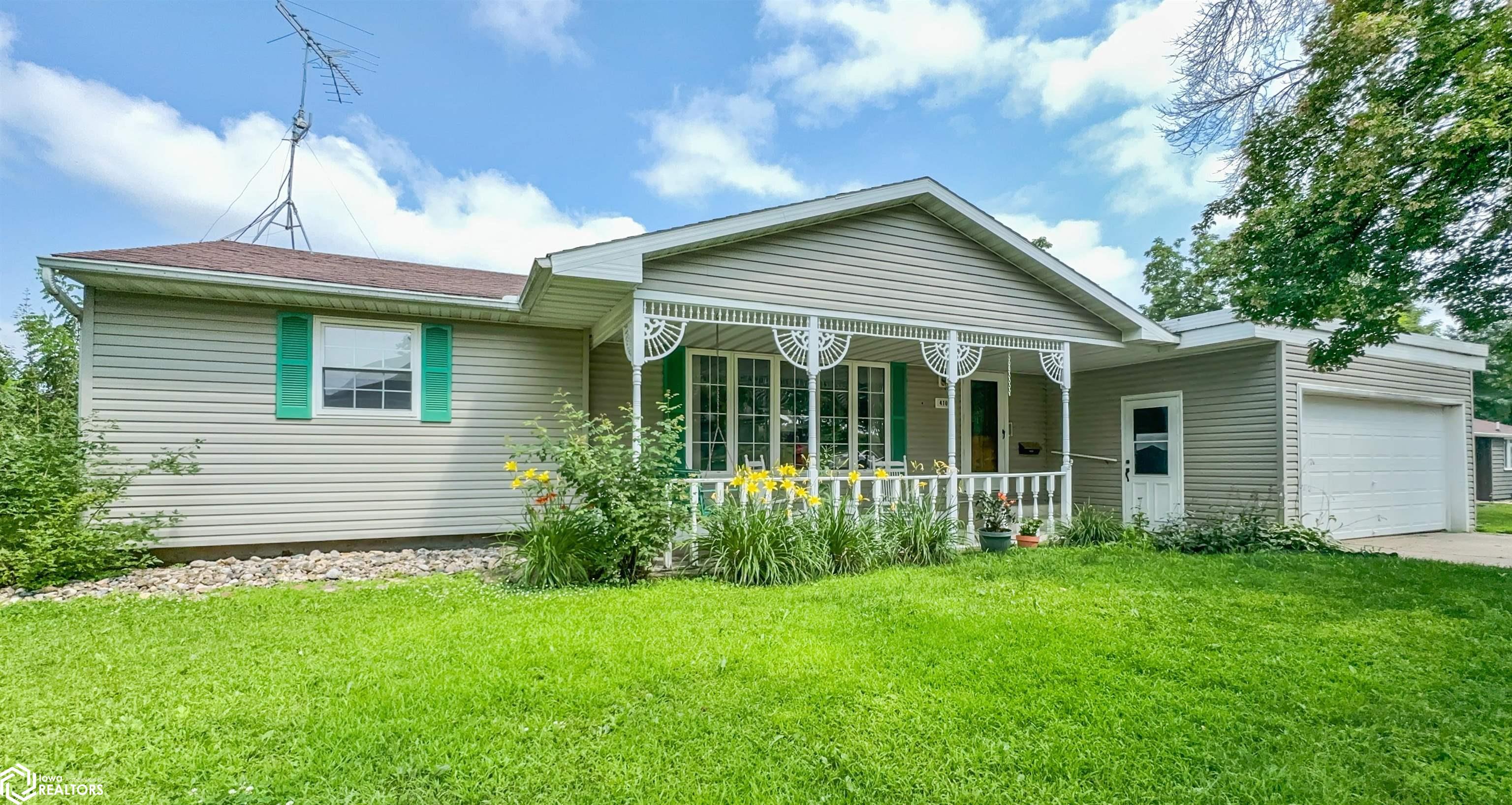 410 10th Street, Hampton, Iowa image 1