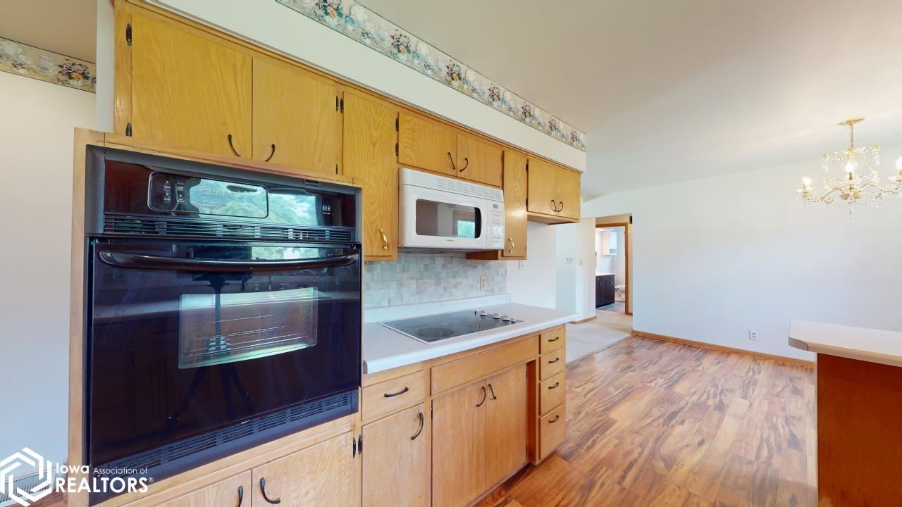 515 W L Street, Forest City, Iowa image 10