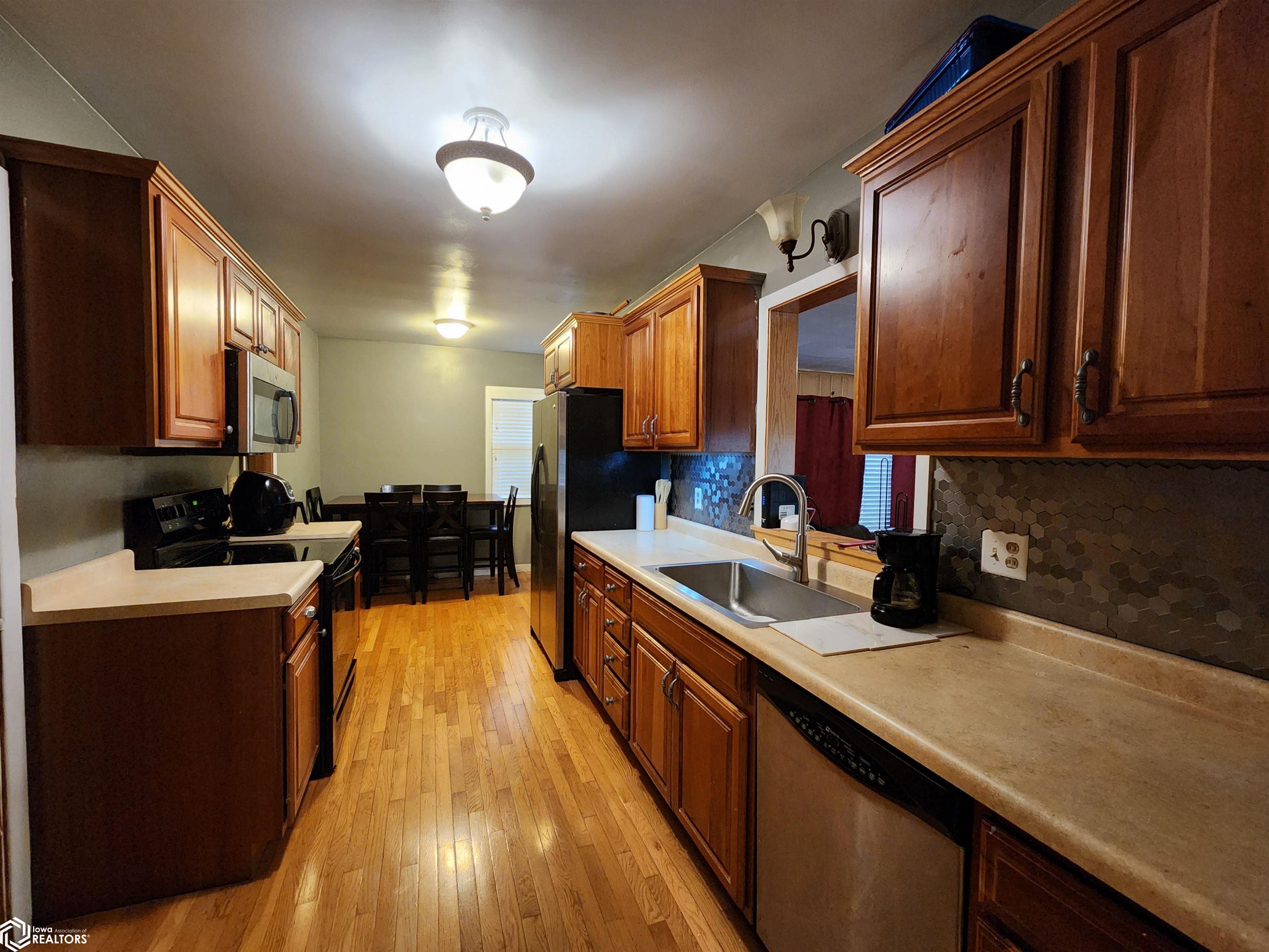 633 S Rhode Island Avenue, Mason City, Iowa image 6