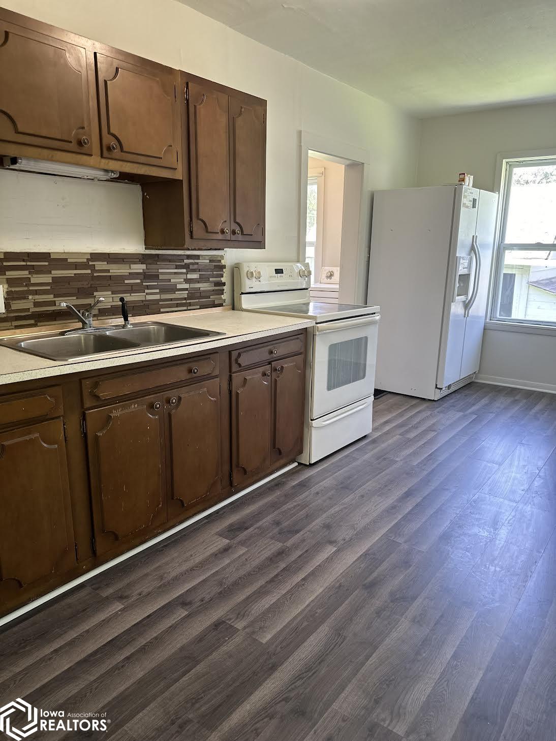 1510 16th Avenue, Eldora, Iowa image 12