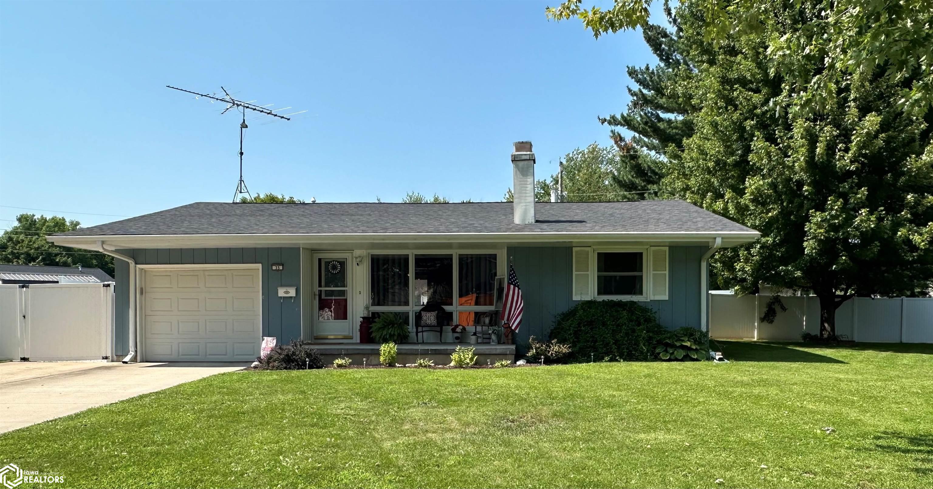 35 Cindy Drive, Fort Madison, Iowa image 3