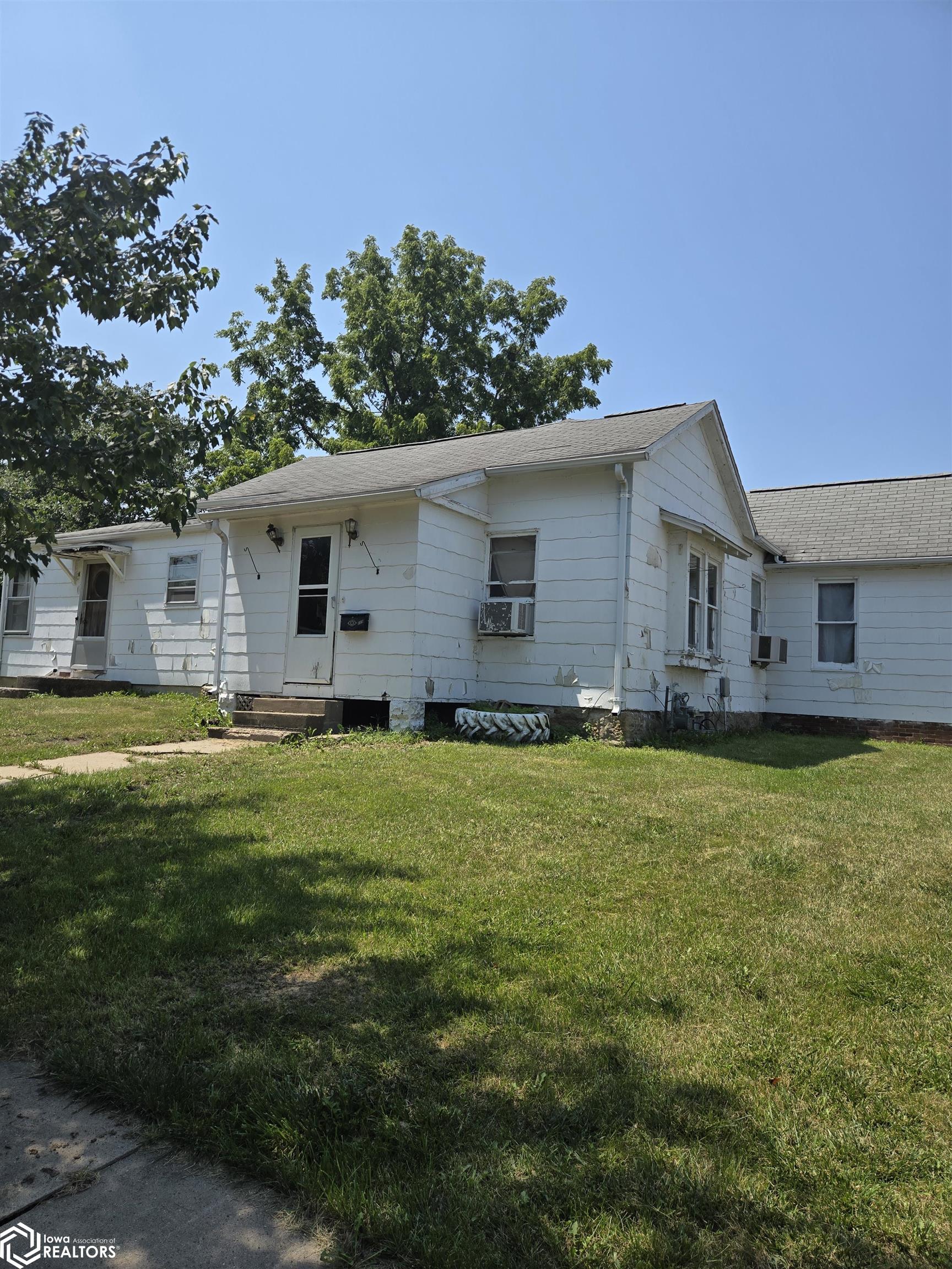 119 N Scofield, Carthage, Illinois image 1