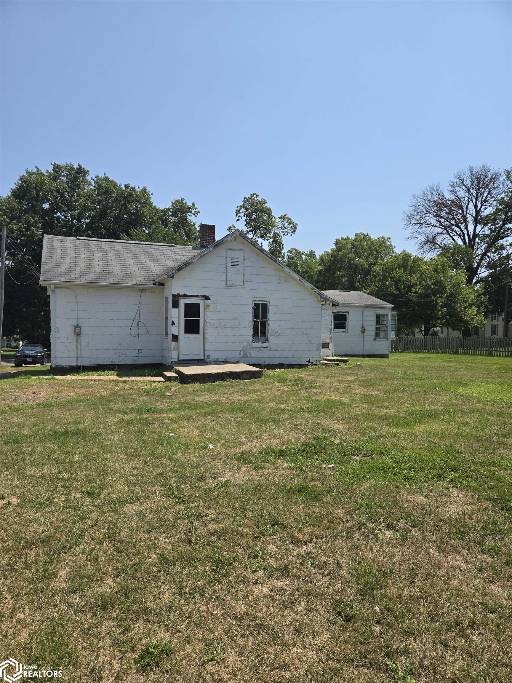 119 N Scofield, Carthage, Illinois image 2