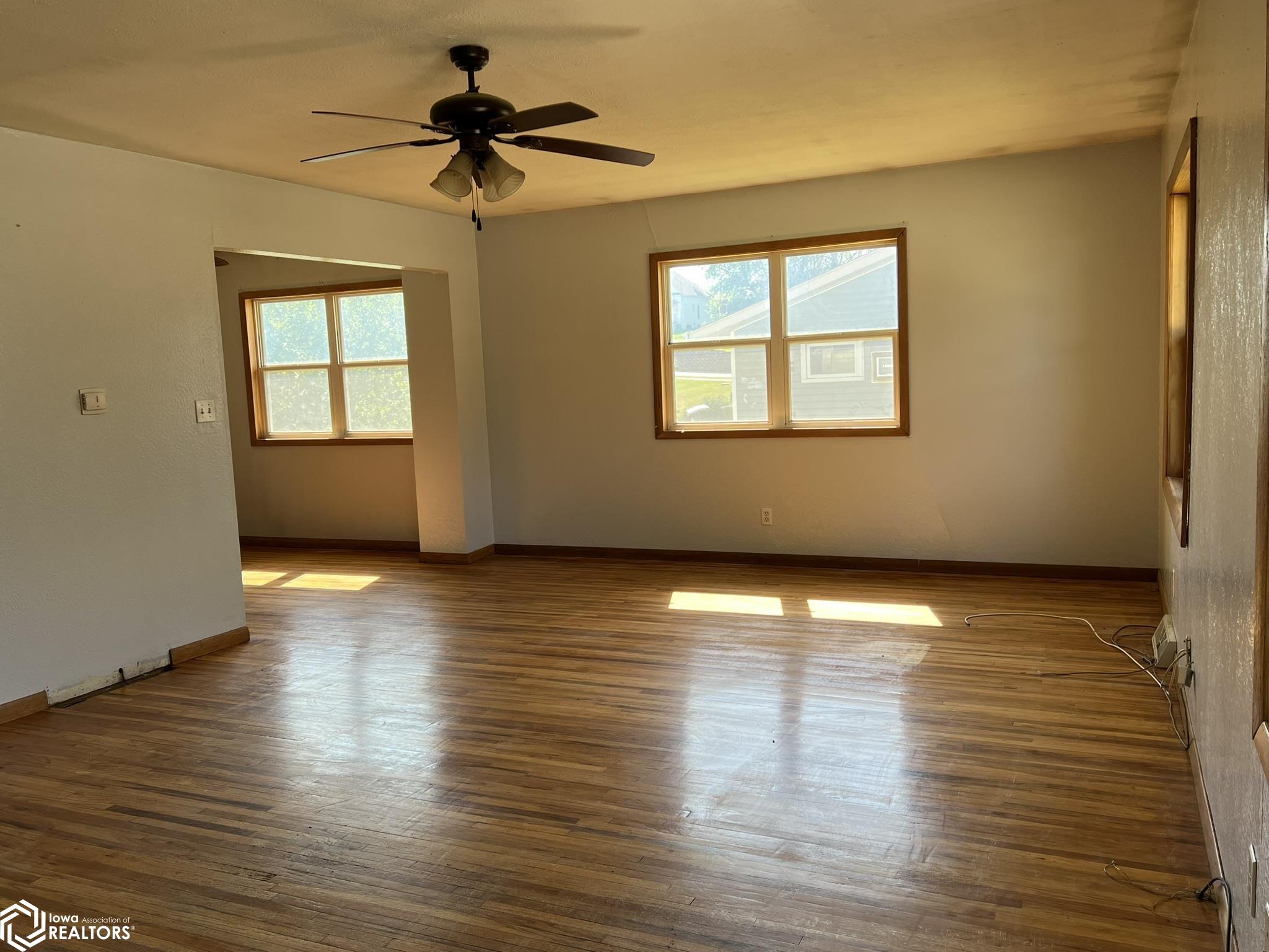 416 E Washington Street, Osceola, Iowa 50213, 3 Bedrooms Bedrooms, ,2 BathroomsBathrooms,Single Family,For Sale,Washington,6320052