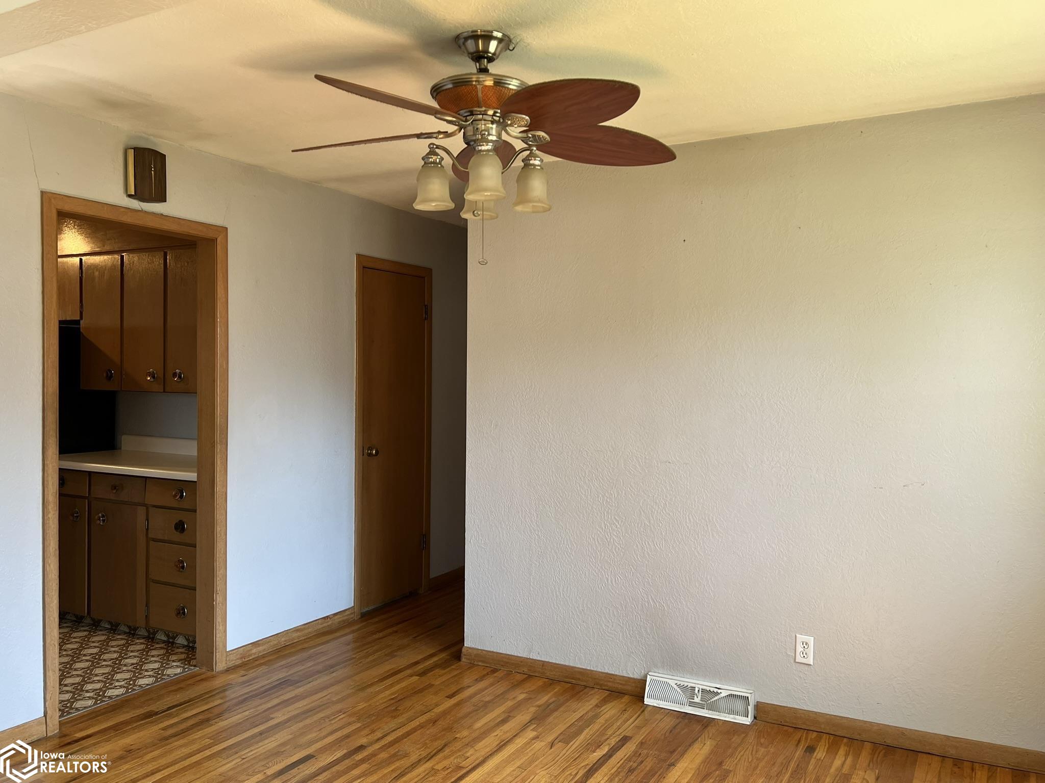 416 E Washington Street, Osceola, Iowa 50213, 3 Bedrooms Bedrooms, ,2 BathroomsBathrooms,Single Family,For Sale,Washington,6320052