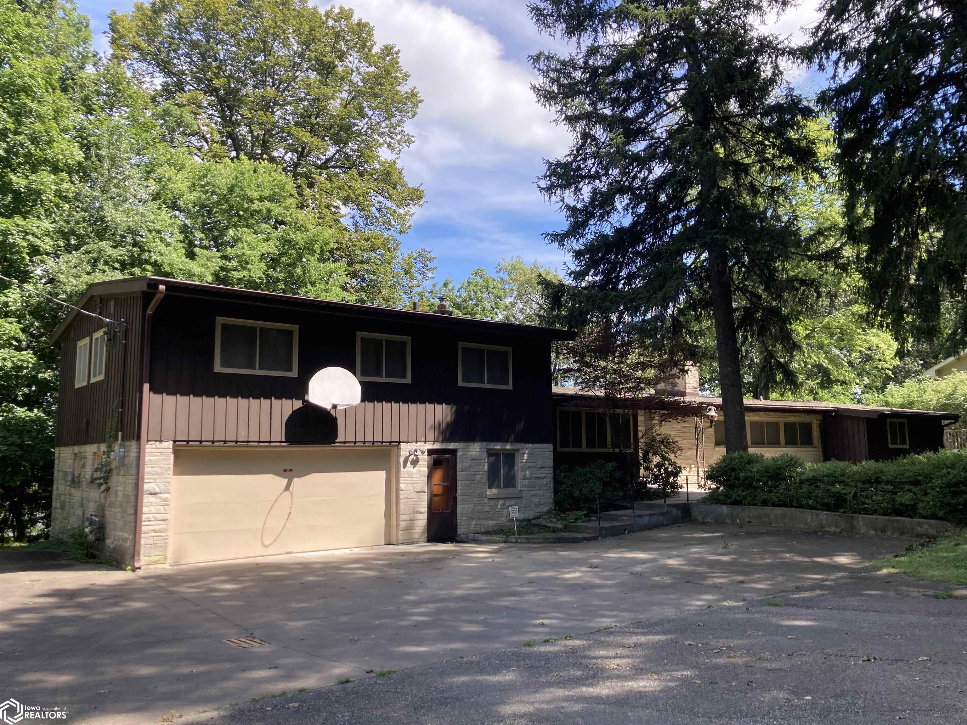 West Driveway. Extra Parking