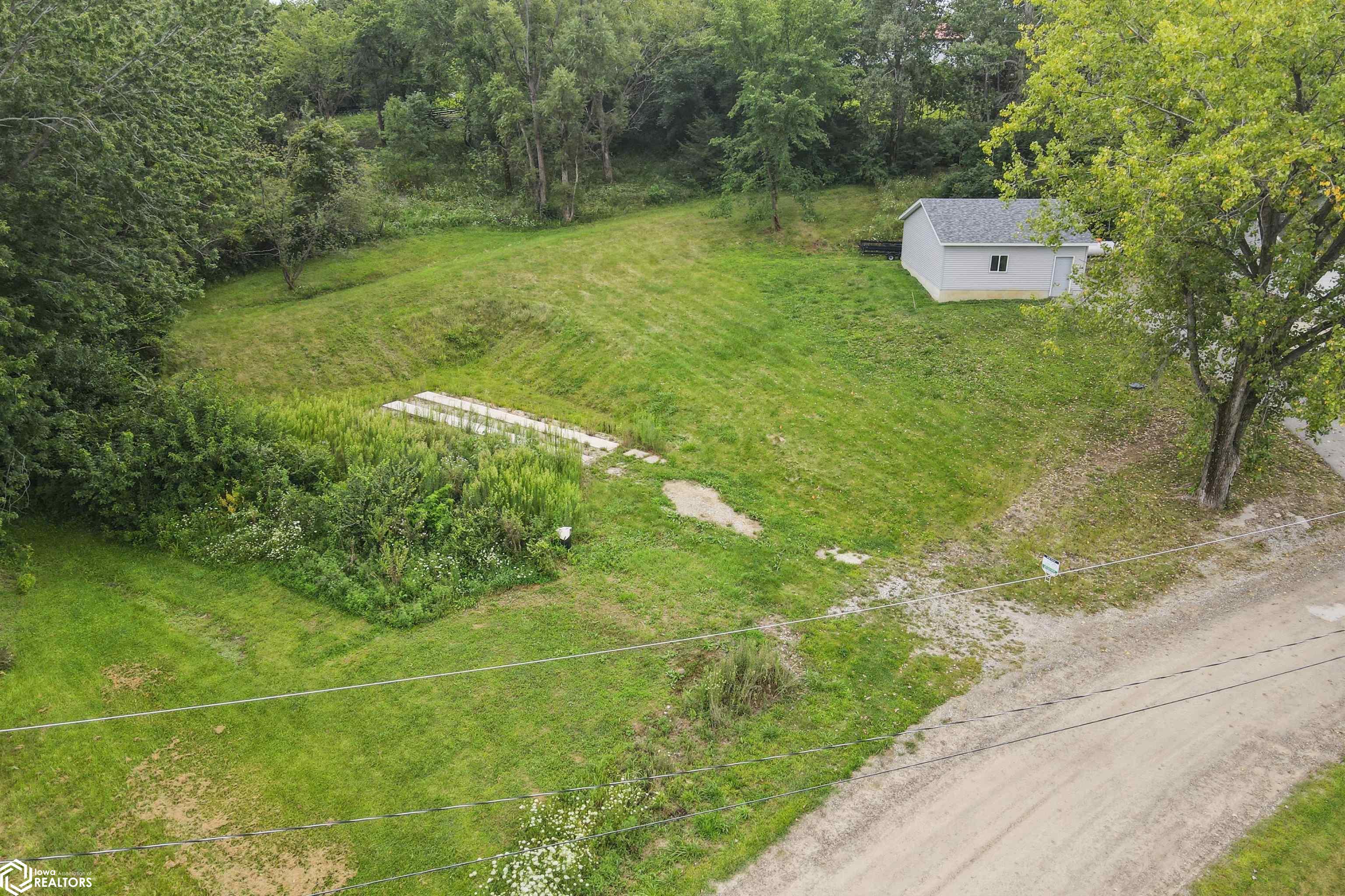 283 Eastside Lane, Montezuma, Iowa image 5