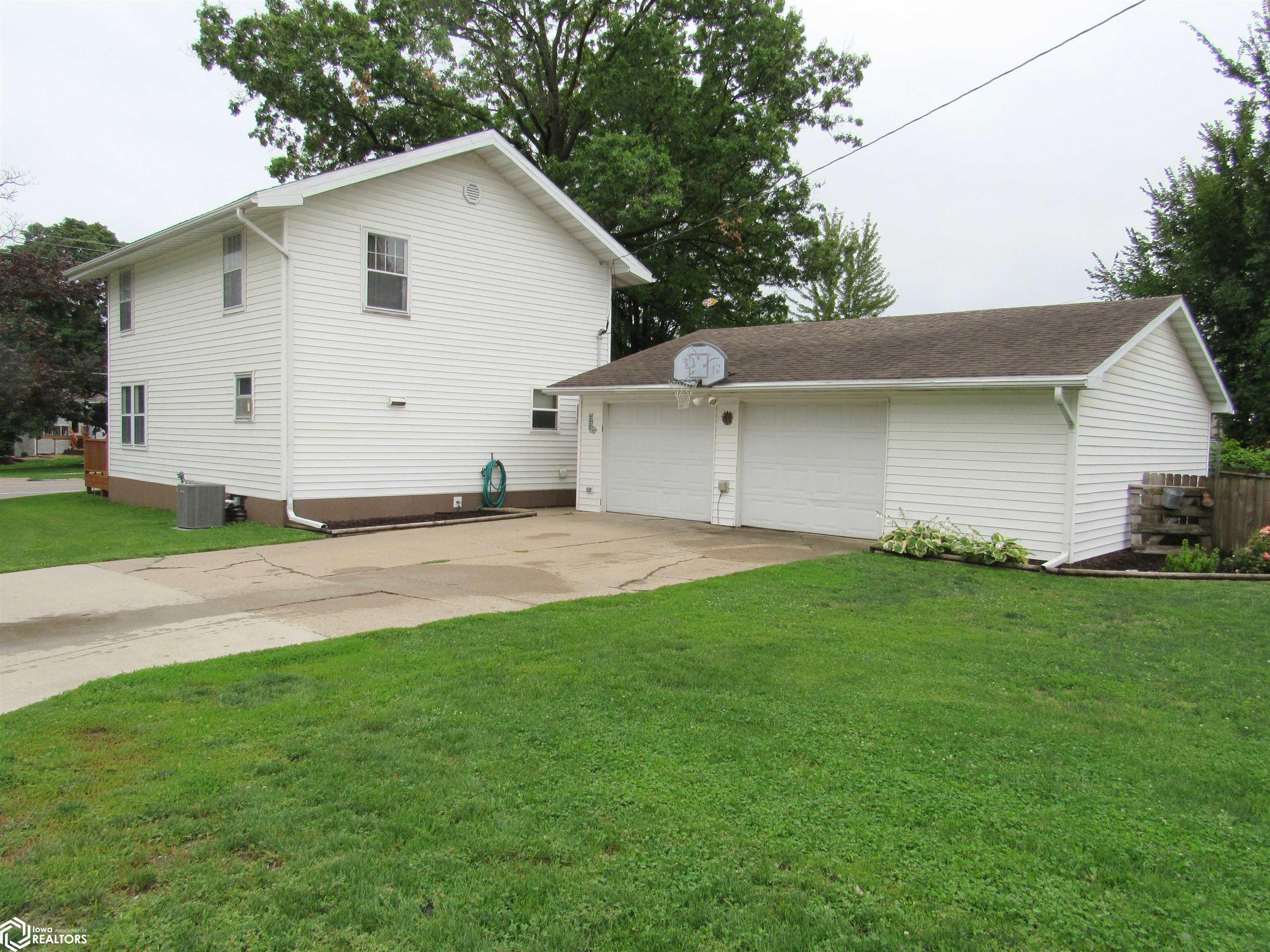 307 N Washington Street, Bloomfield, Iowa image 17