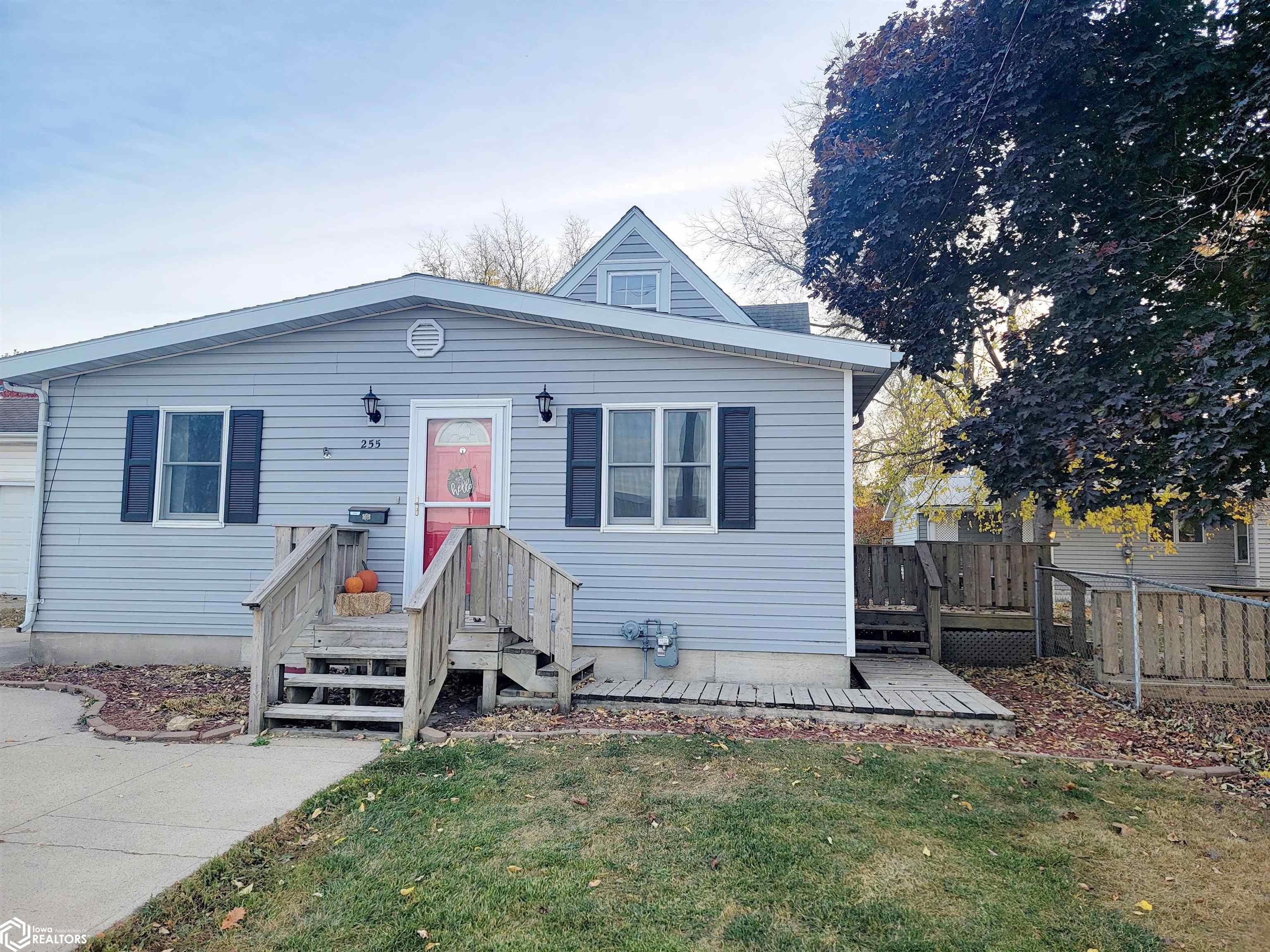255 W 3rd Street, Garner, Iowa image 2