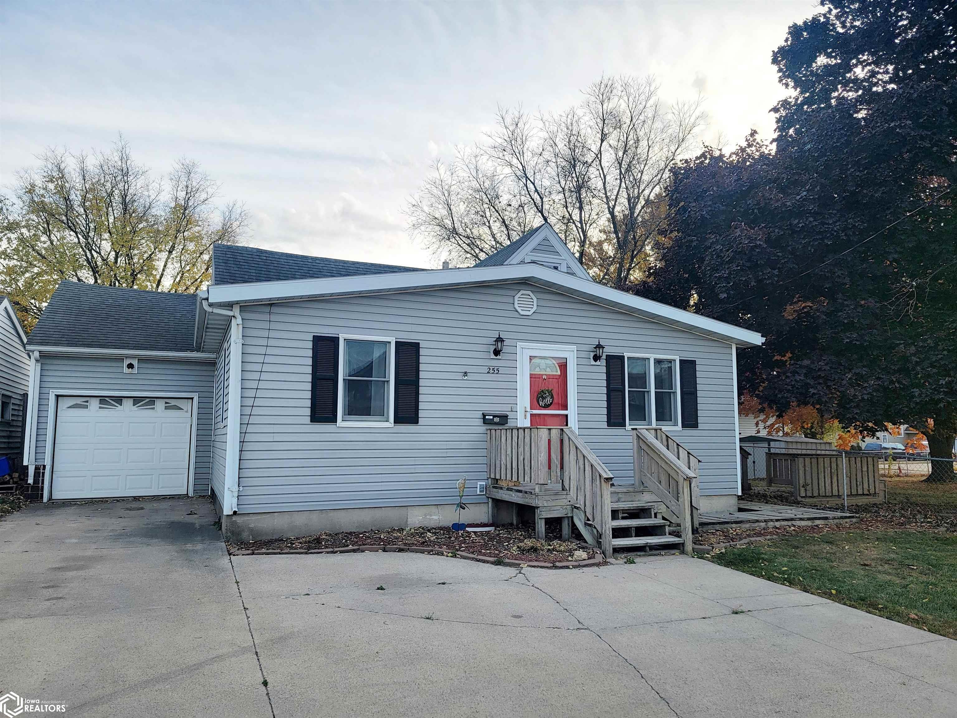 255 W 3rd Street, Garner, Iowa image 3