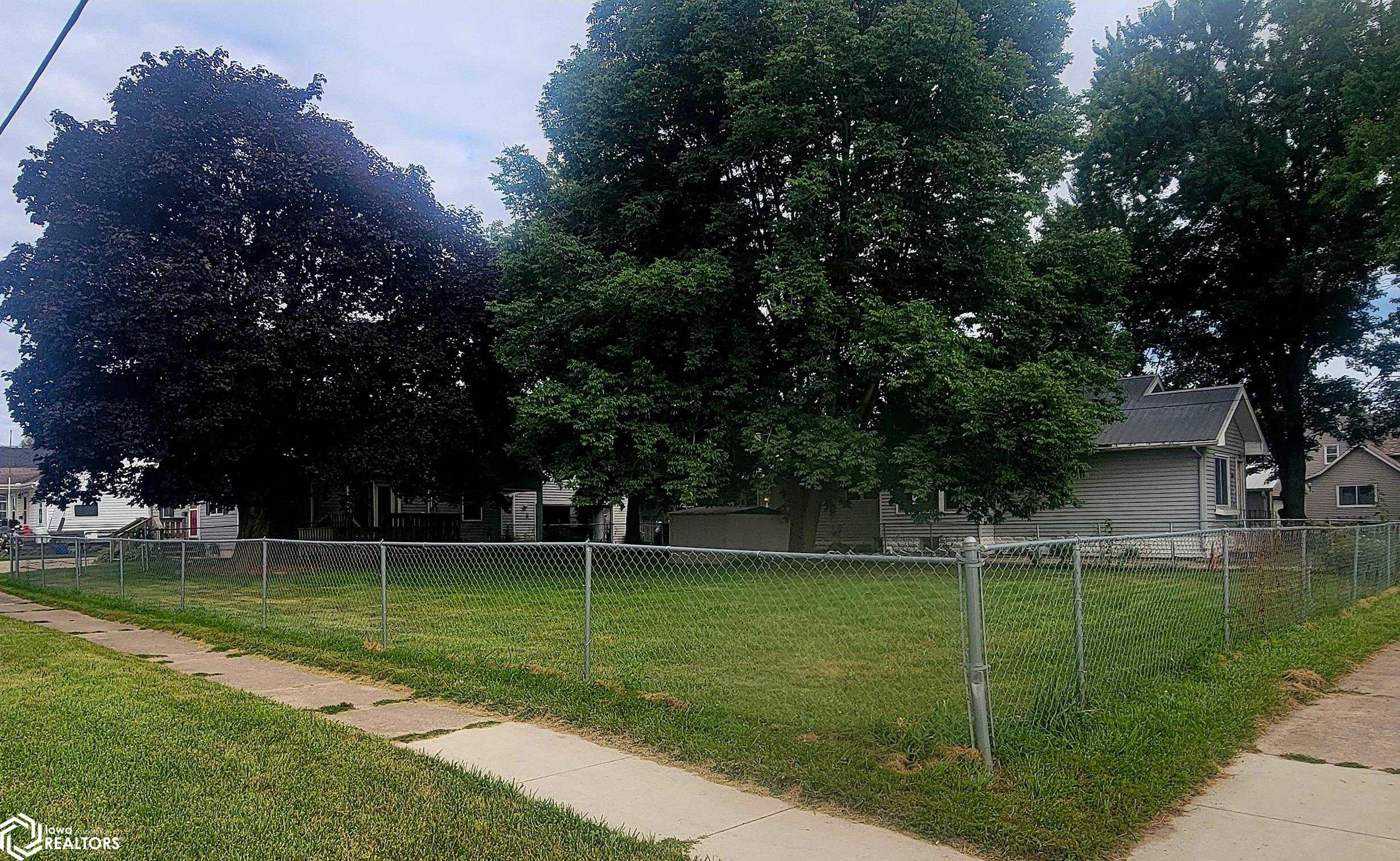 255 W 3rd Street, Garner, Iowa image 28