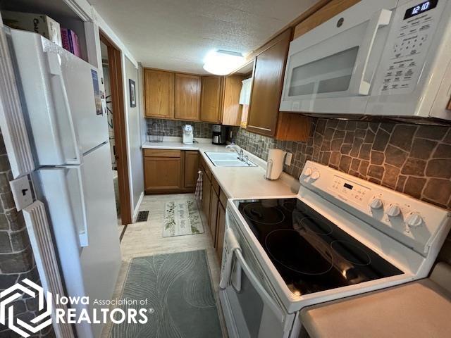 1053 Lakeshore Drive, Brooklyn, Iowa image 15
