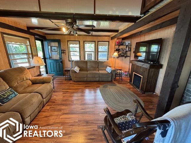 1053 Lakeshore Drive, Brooklyn, Iowa image 17