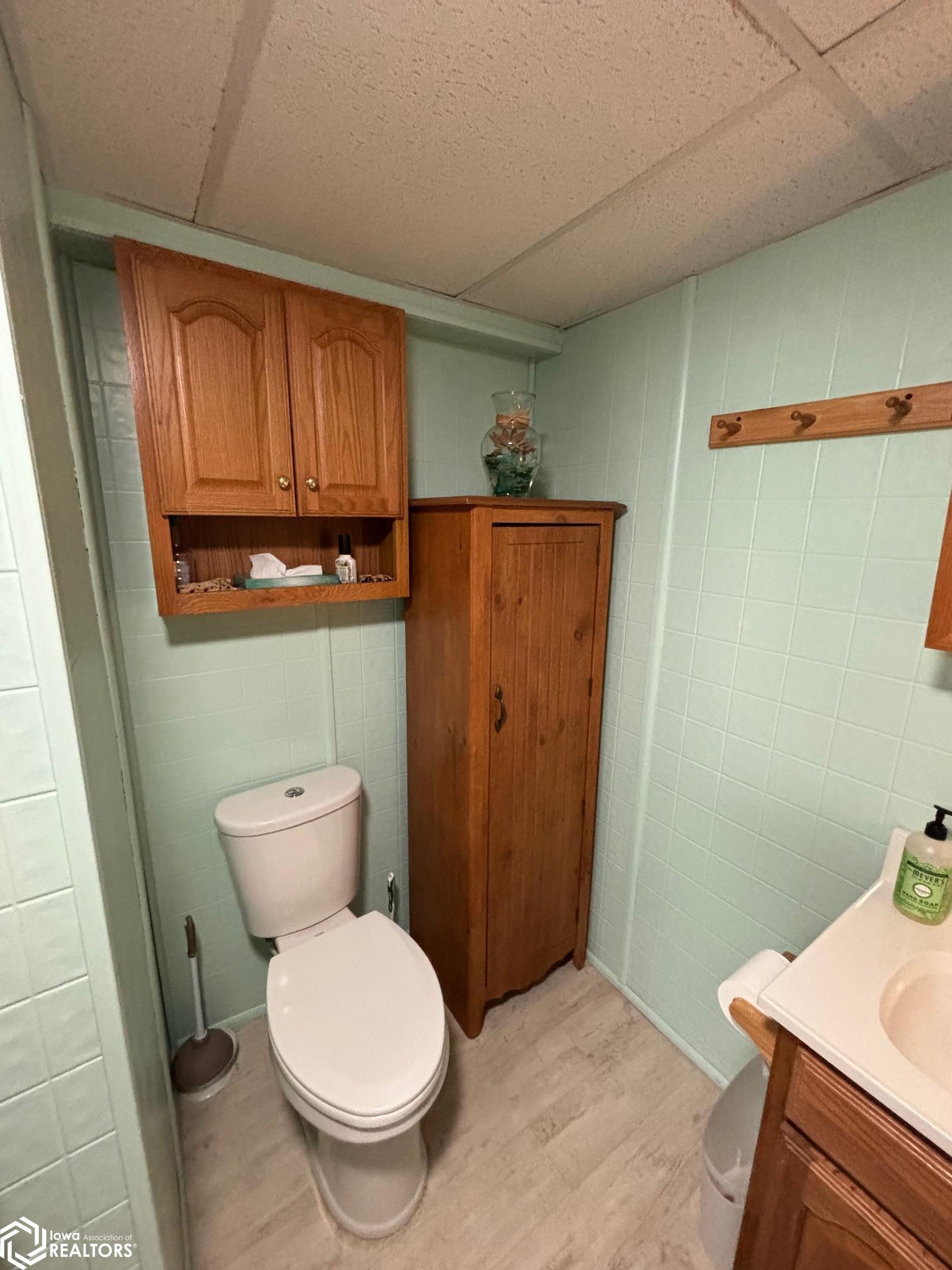 1053 Lakeshore Drive, Brooklyn, Iowa image 27