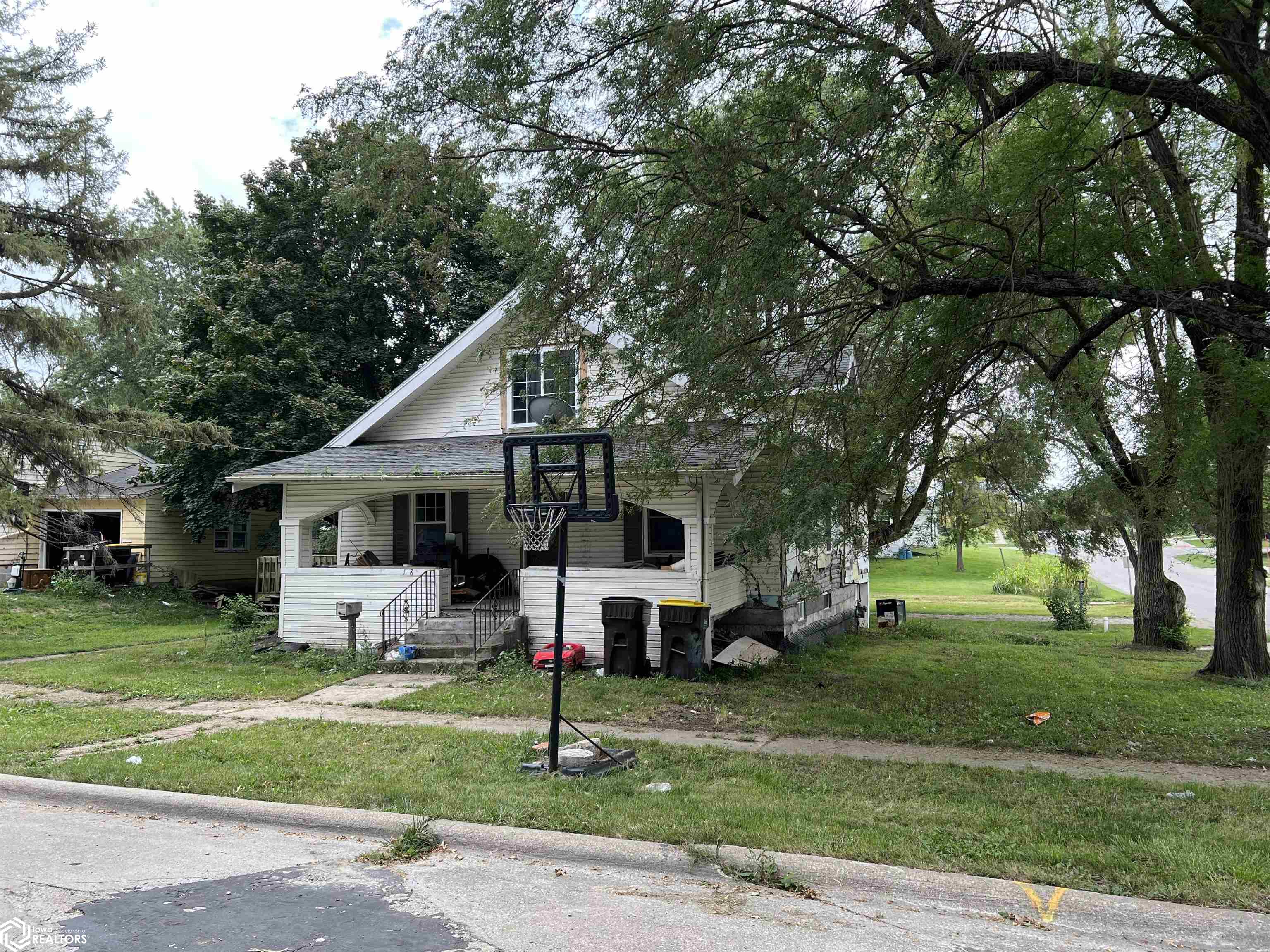 128 W Logan Street, Osceola, Iowa image 1