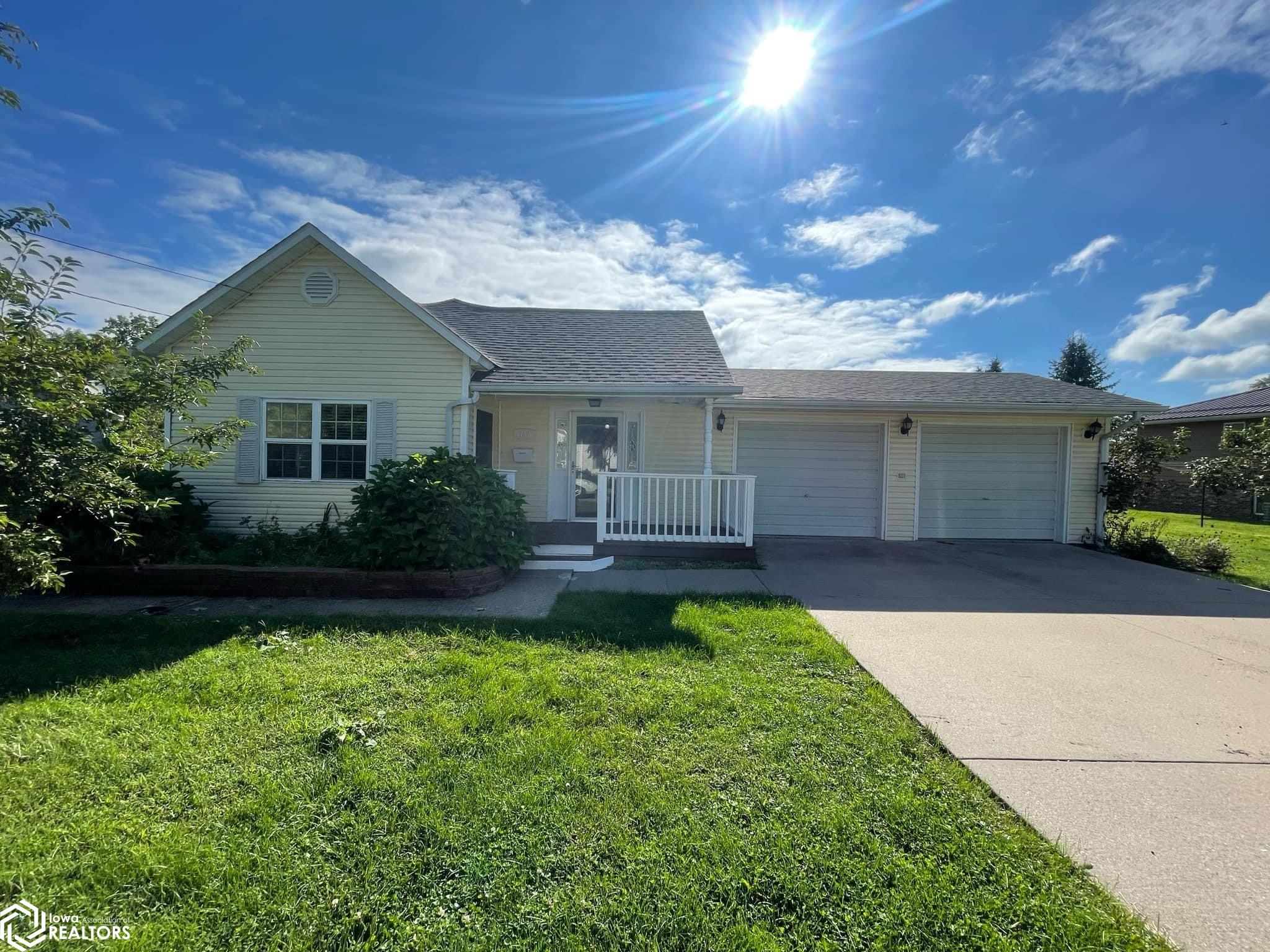 707 S 19th Street, Centerville, Iowa image 1