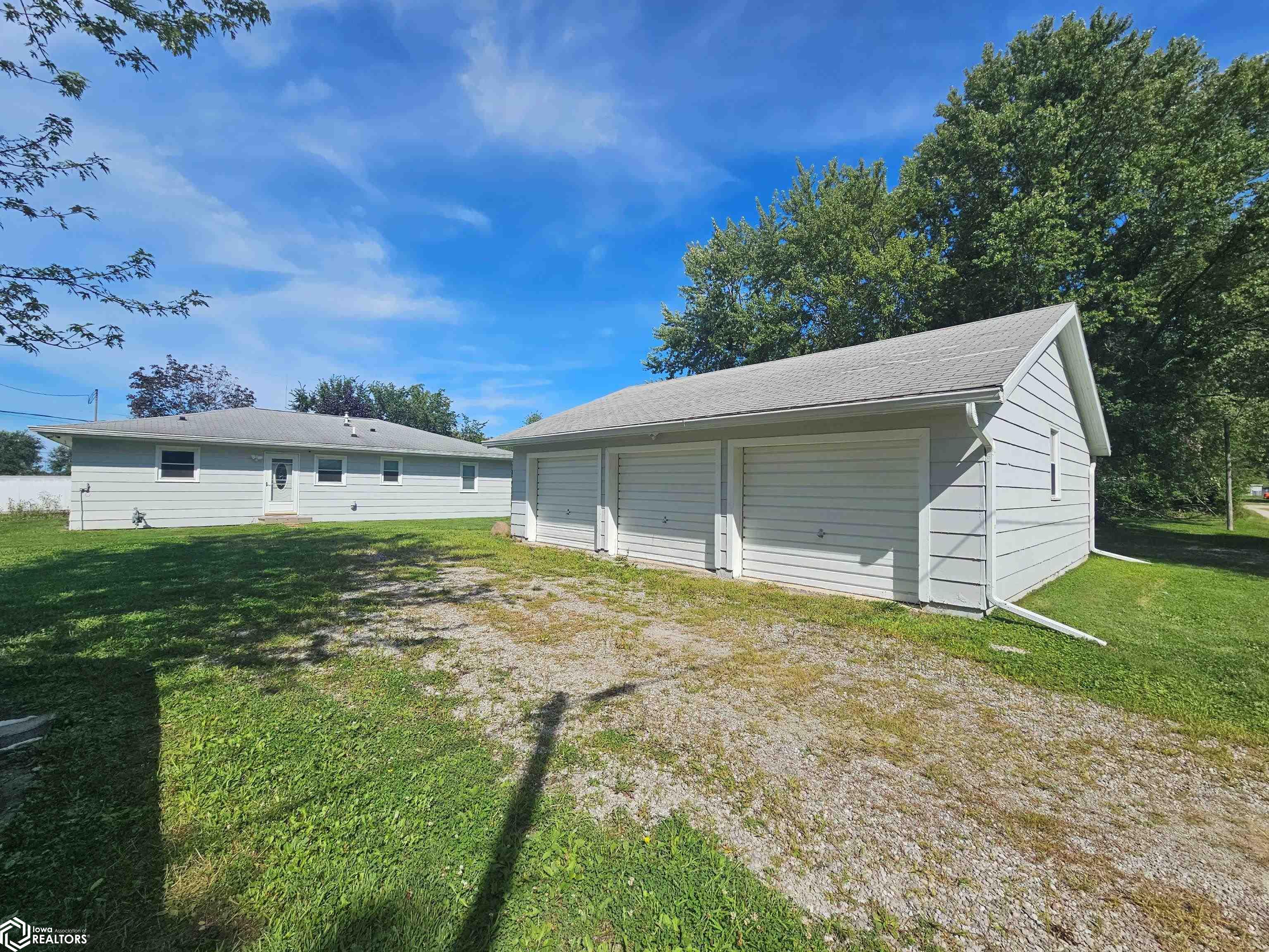 409 S 17th Street, Fairfield, Iowa image 1