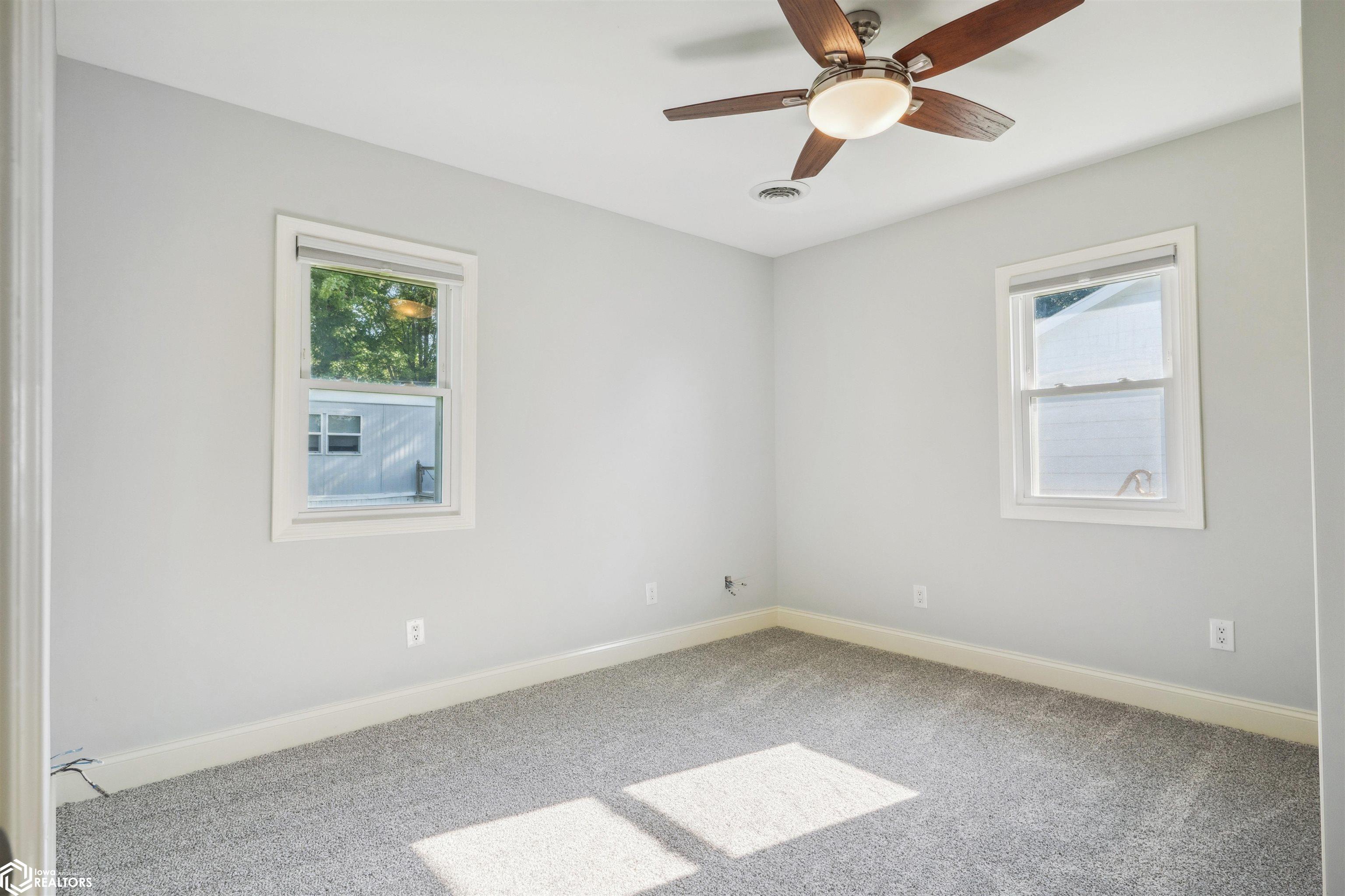 409 S 17th Street, Fairfield, Iowa image 18